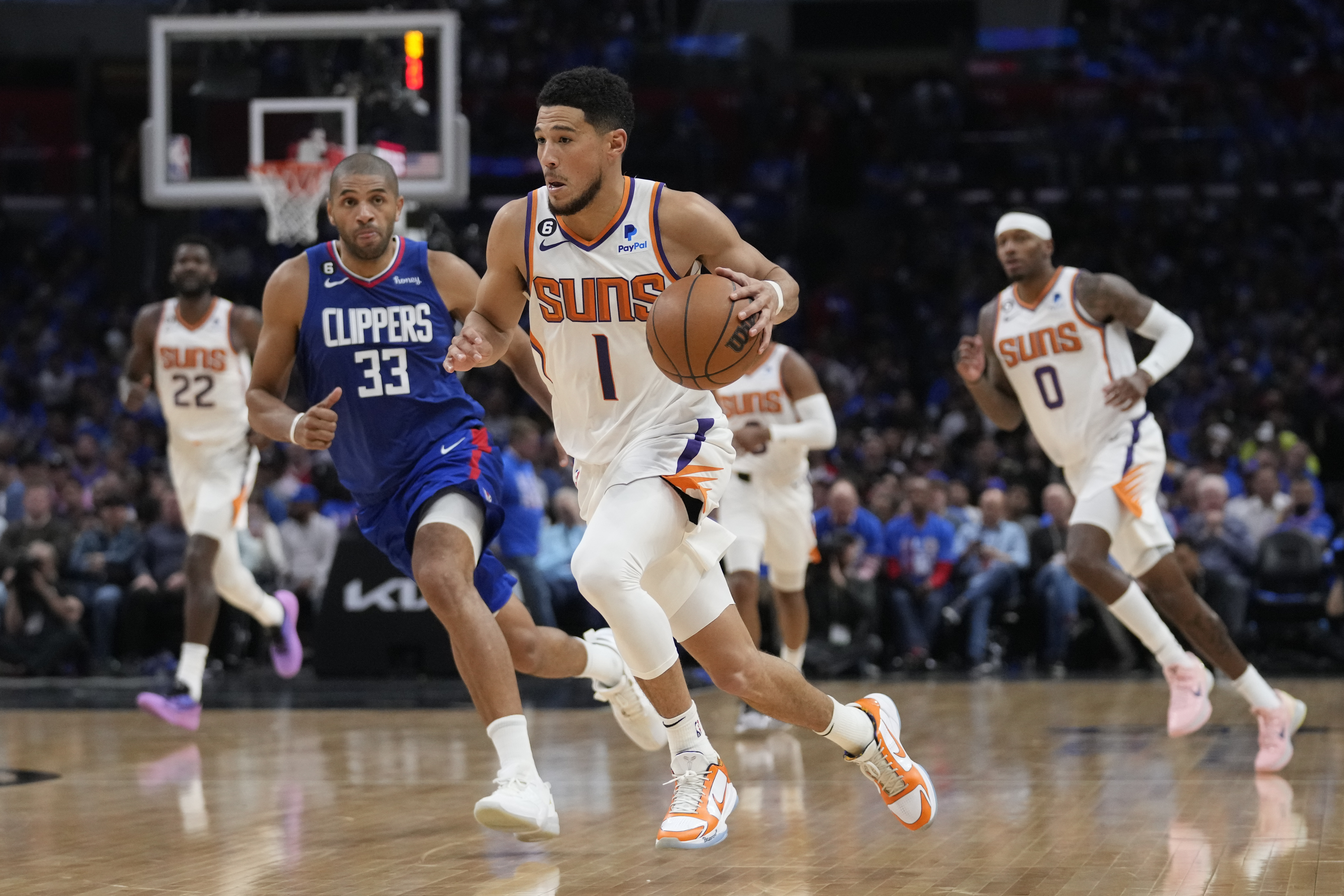 Chris Paul's shot vs. Clippers earns Suns guard awes on social media