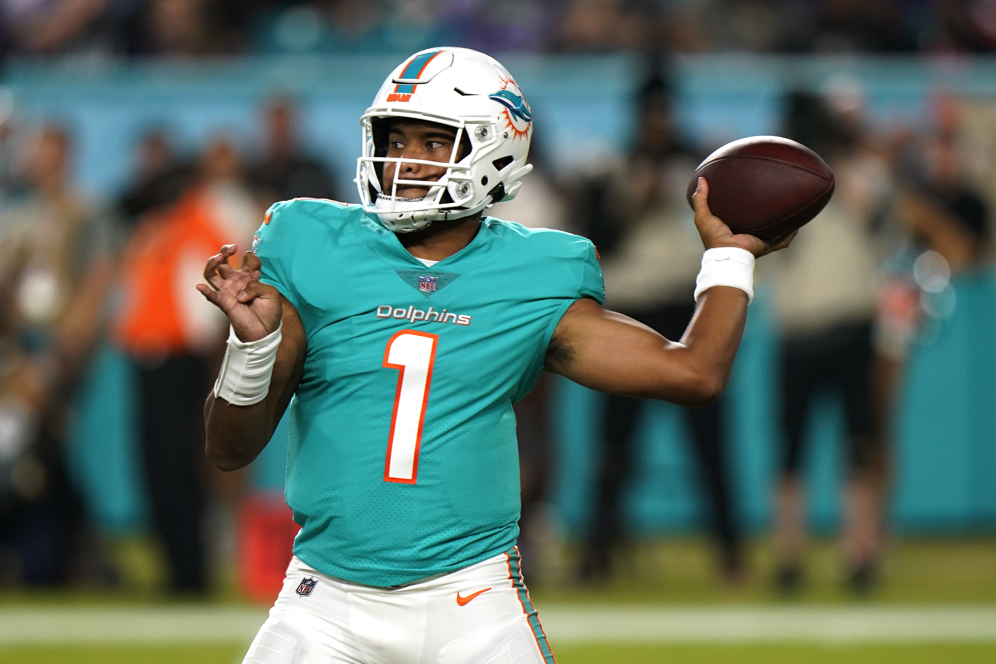 Dolphins win third straight, top Jets 24-17