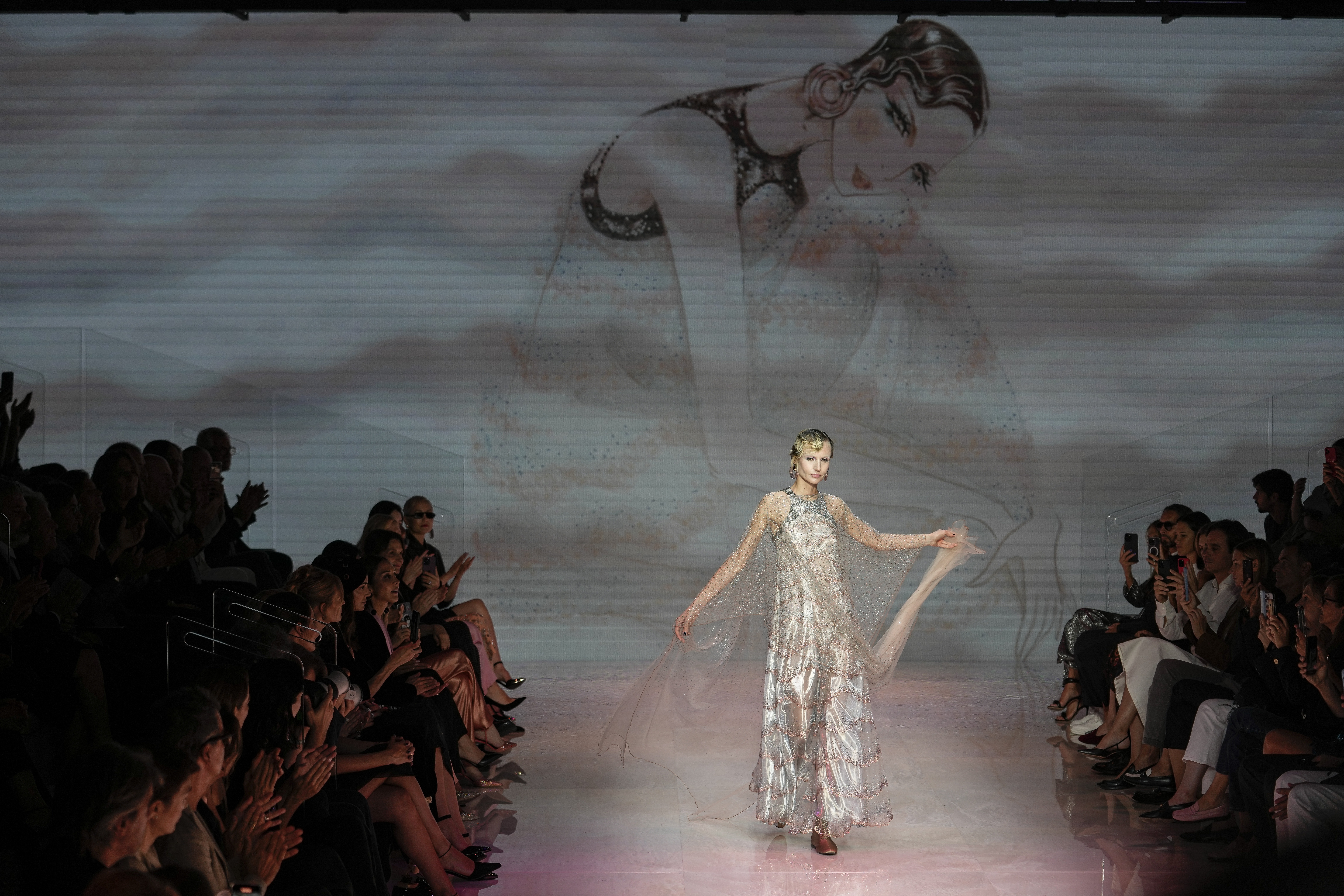 Milan Fashion Week: Giorgio Armani's Shape of Water – The Hollywood Reporter