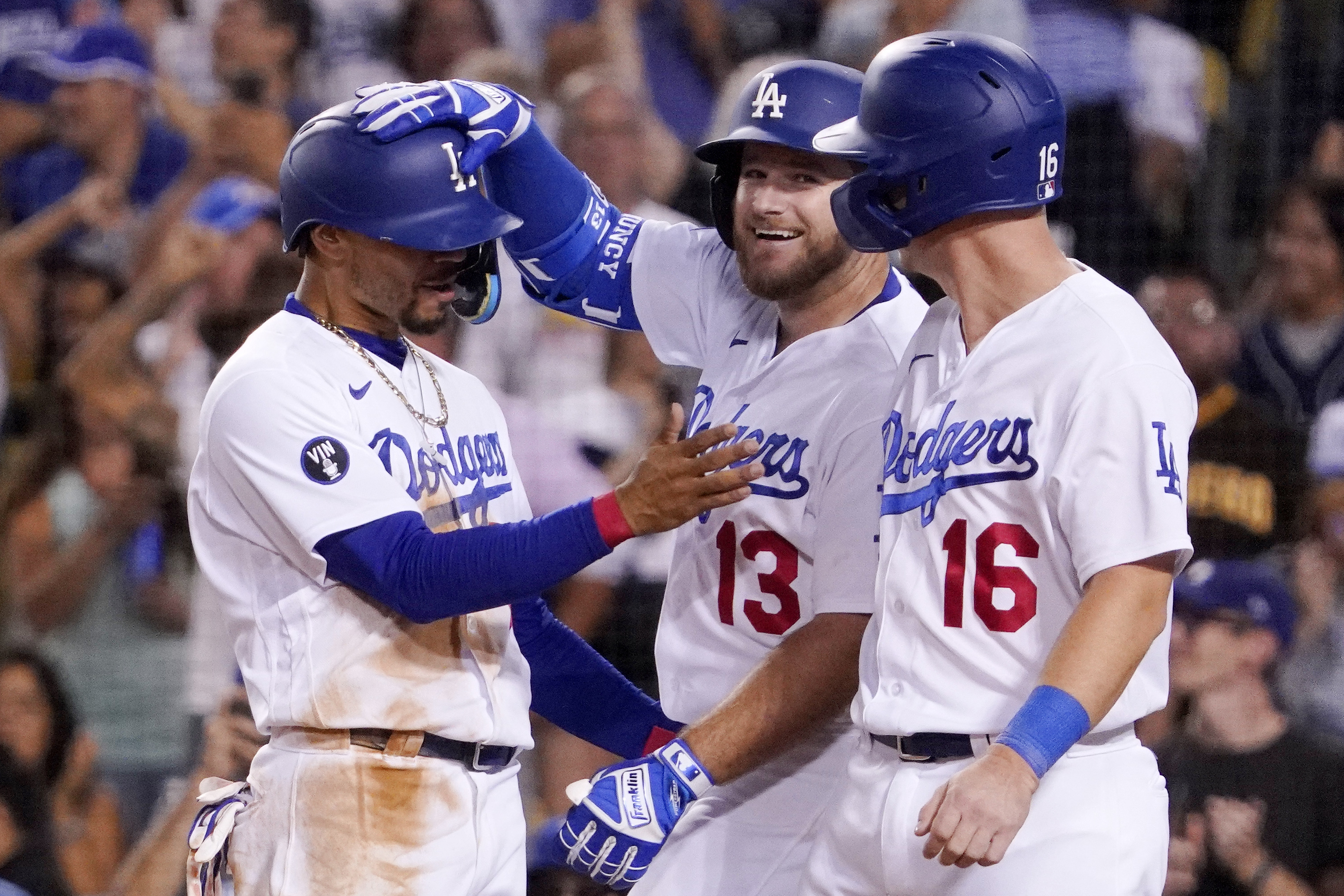 Dodgers-Padres: Manny Machado curses out Brusdar Graterol (video) - Sports  Illustrated