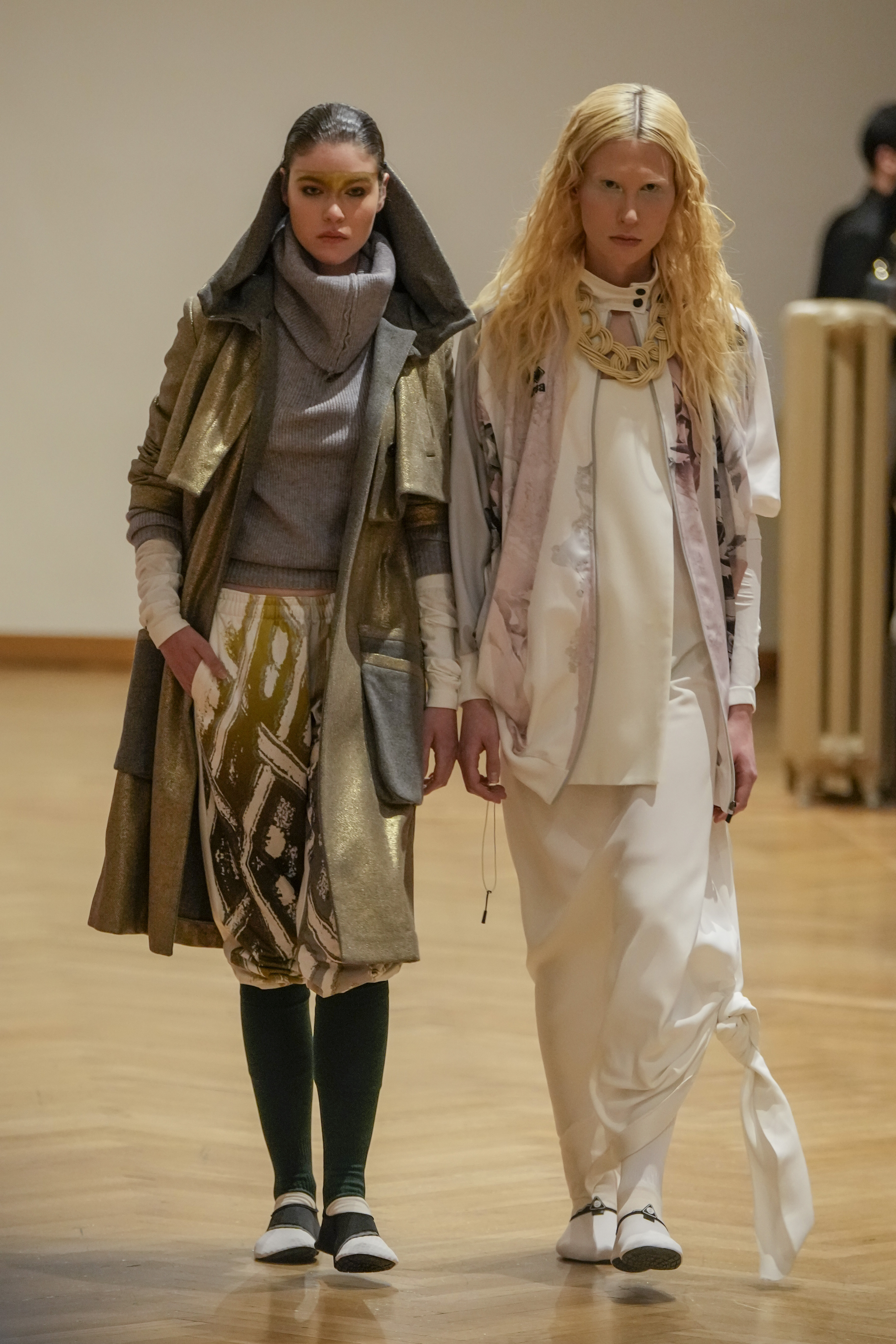 Giorgio Armani and Tomo Koizumi close Milan Fashion Week