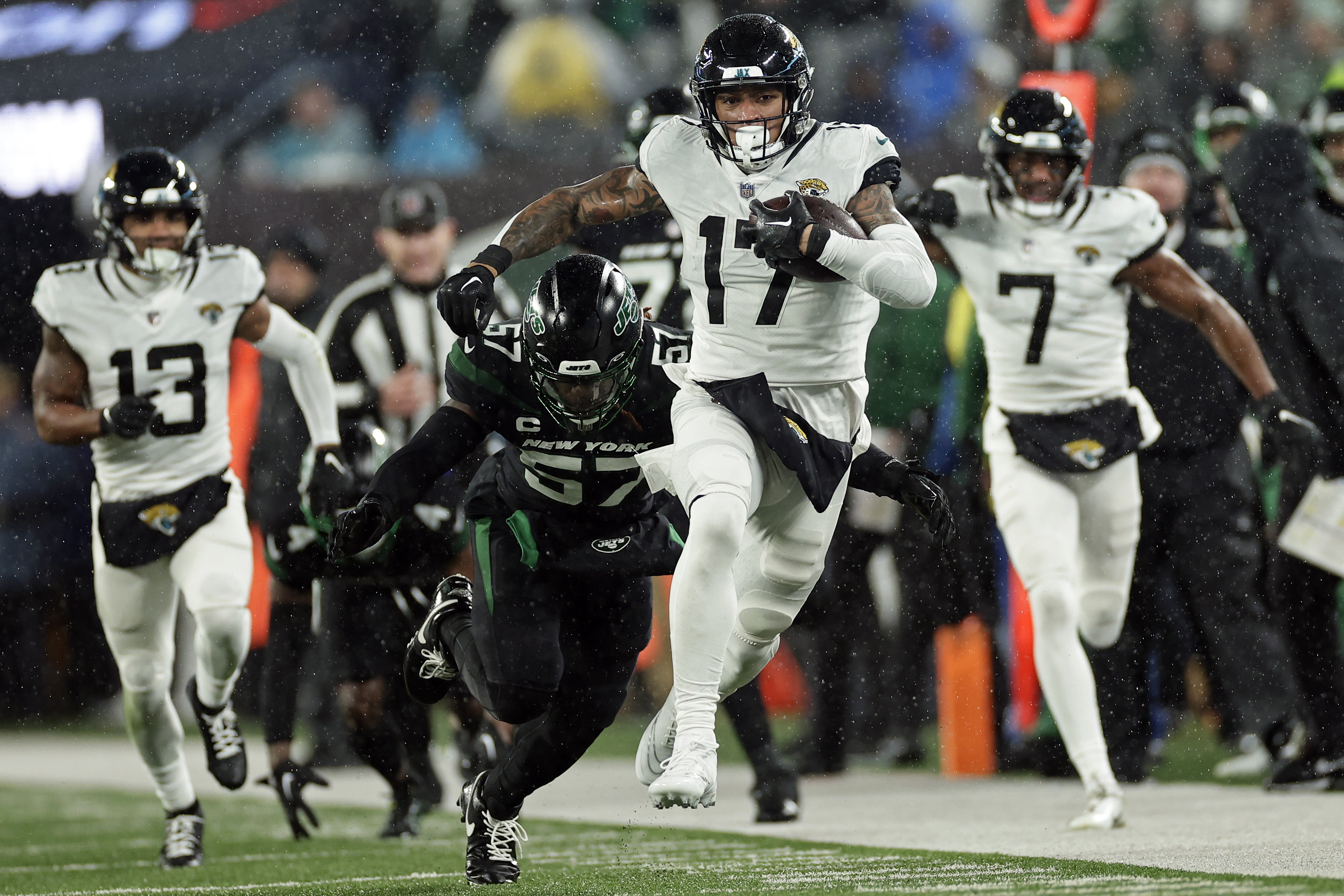 New York Jets linebacker C.J. Mosley (57) looks out before the