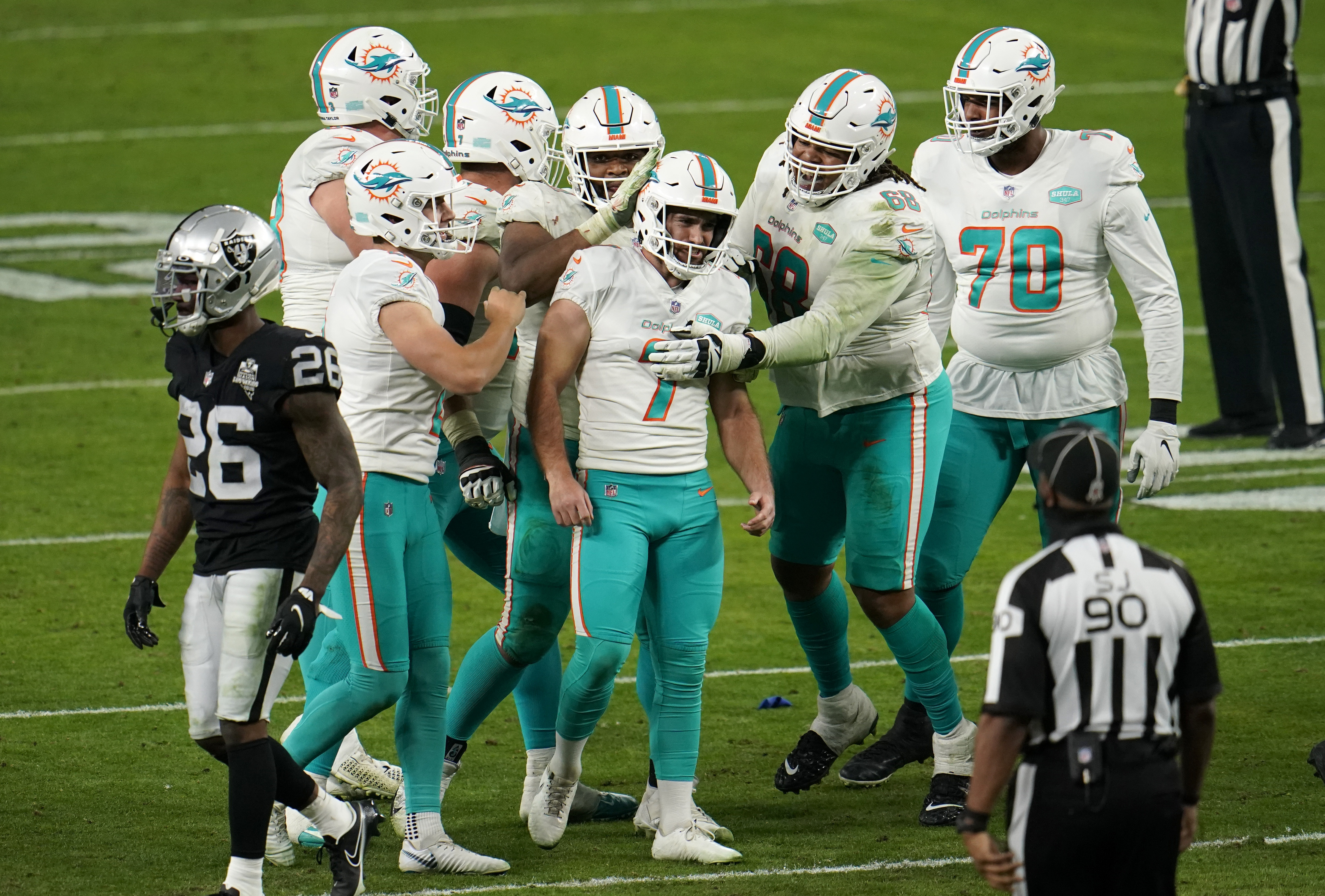 Miami Dolphins kicker Jason Sanders breaks single-game franchise