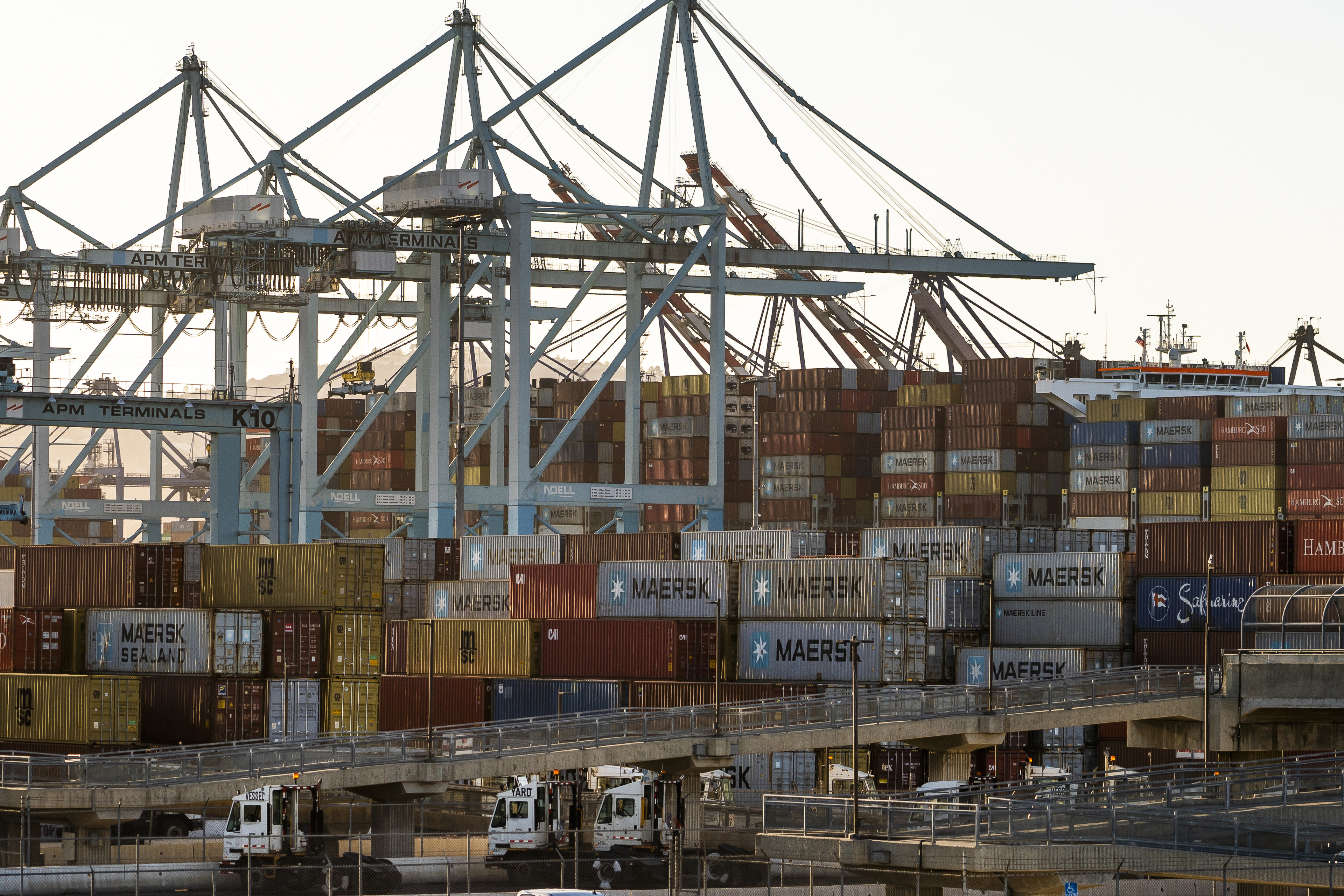 Ports of LA Long Beach to fine firms over container backlog