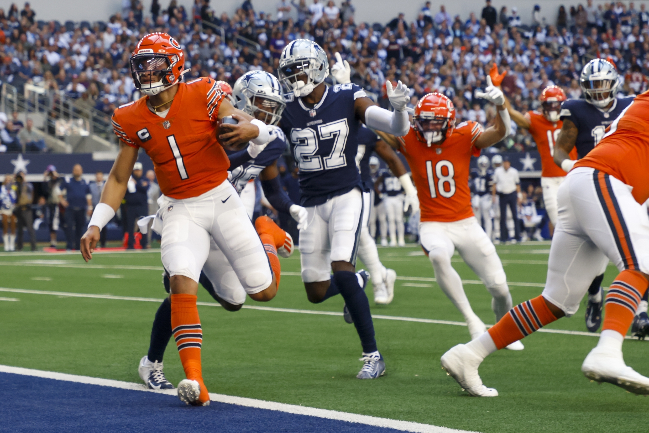 Cowboys' Prescott, Parsons rumble to 49-29 win over Bears – WATE 6 On Your  Side