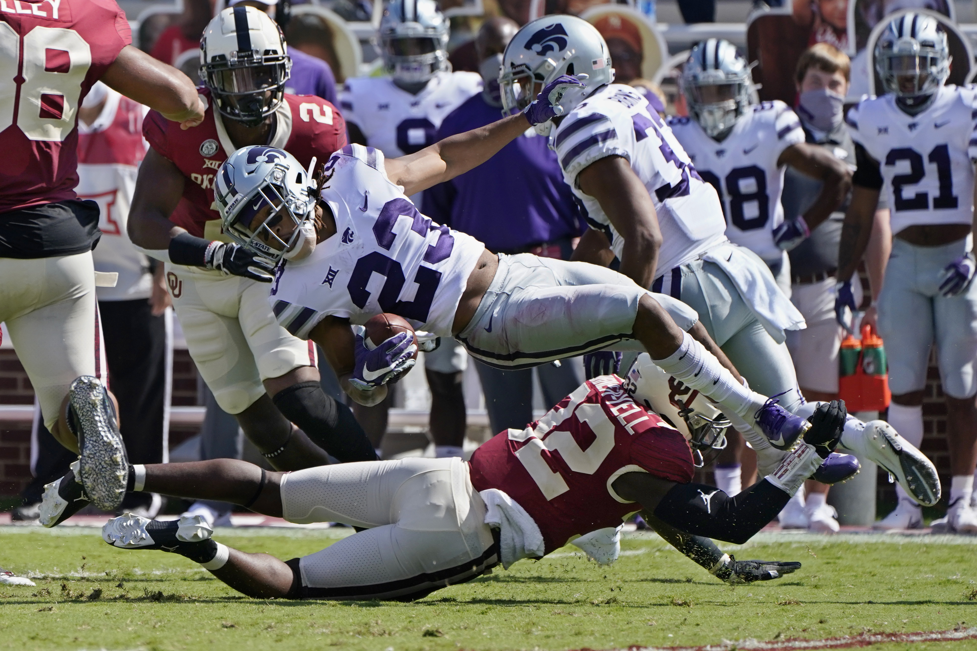 Skylar Thompson scores 4 TDs as K-State stuns No. 4 Oklahoma, 48-41