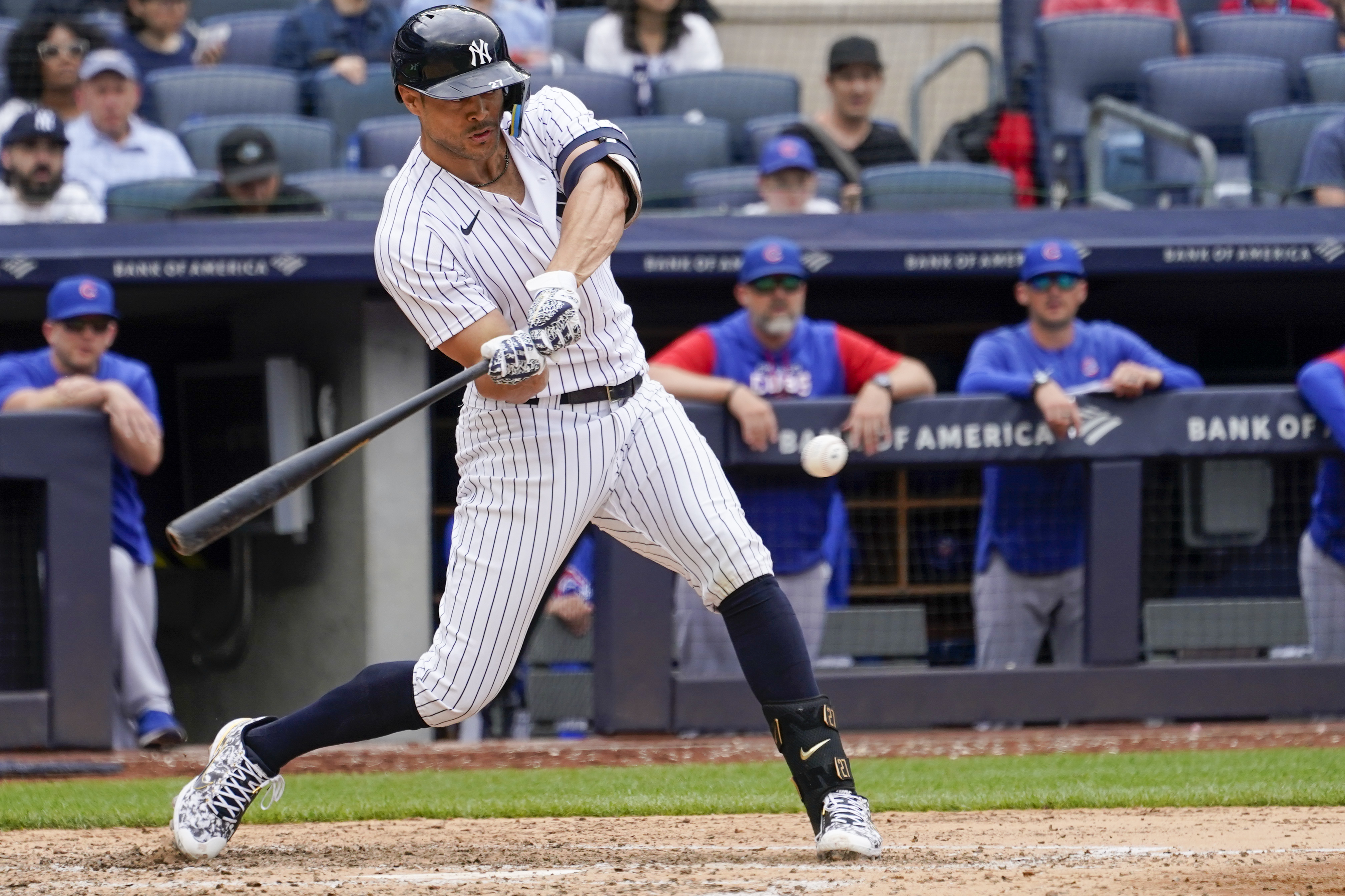 Yankees' Kyle Higashioka hits home run off 35 mph eephus pitch