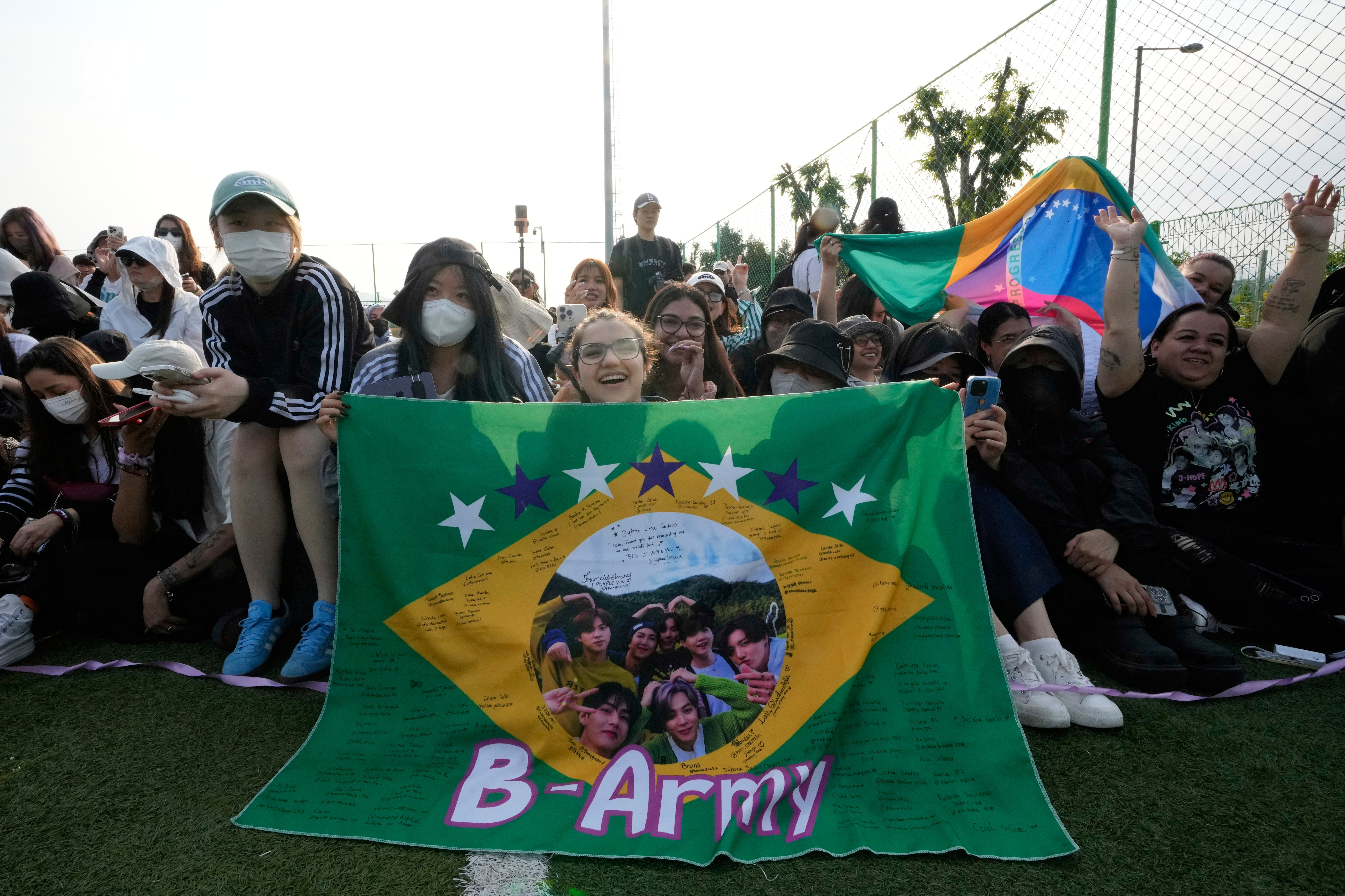 bts  武装戰線 YJNU6WWYJVDVLG2EYX72YFS3H4.jpg