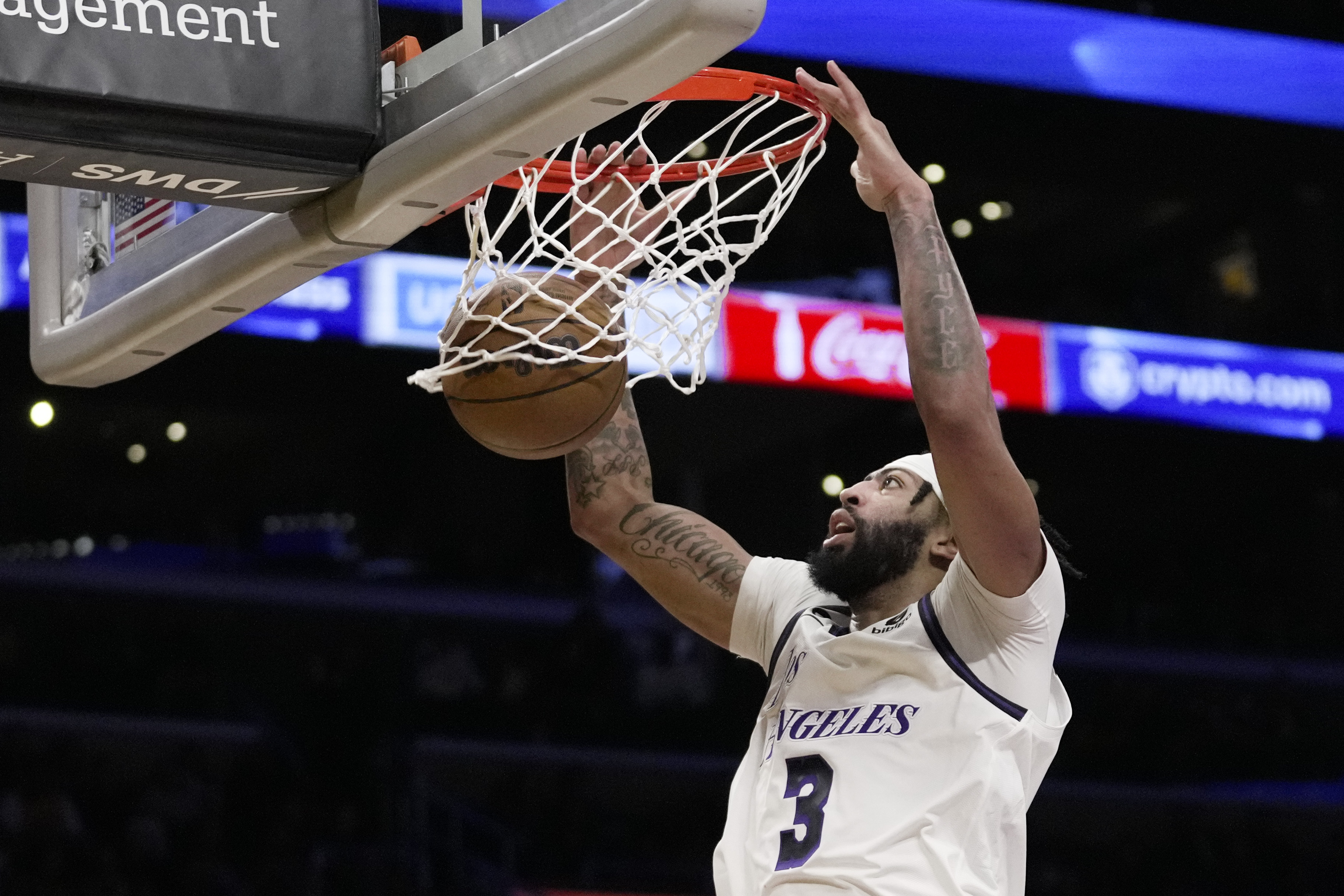 Davis scores season-high 37, Lakers beat Nets to snap skid