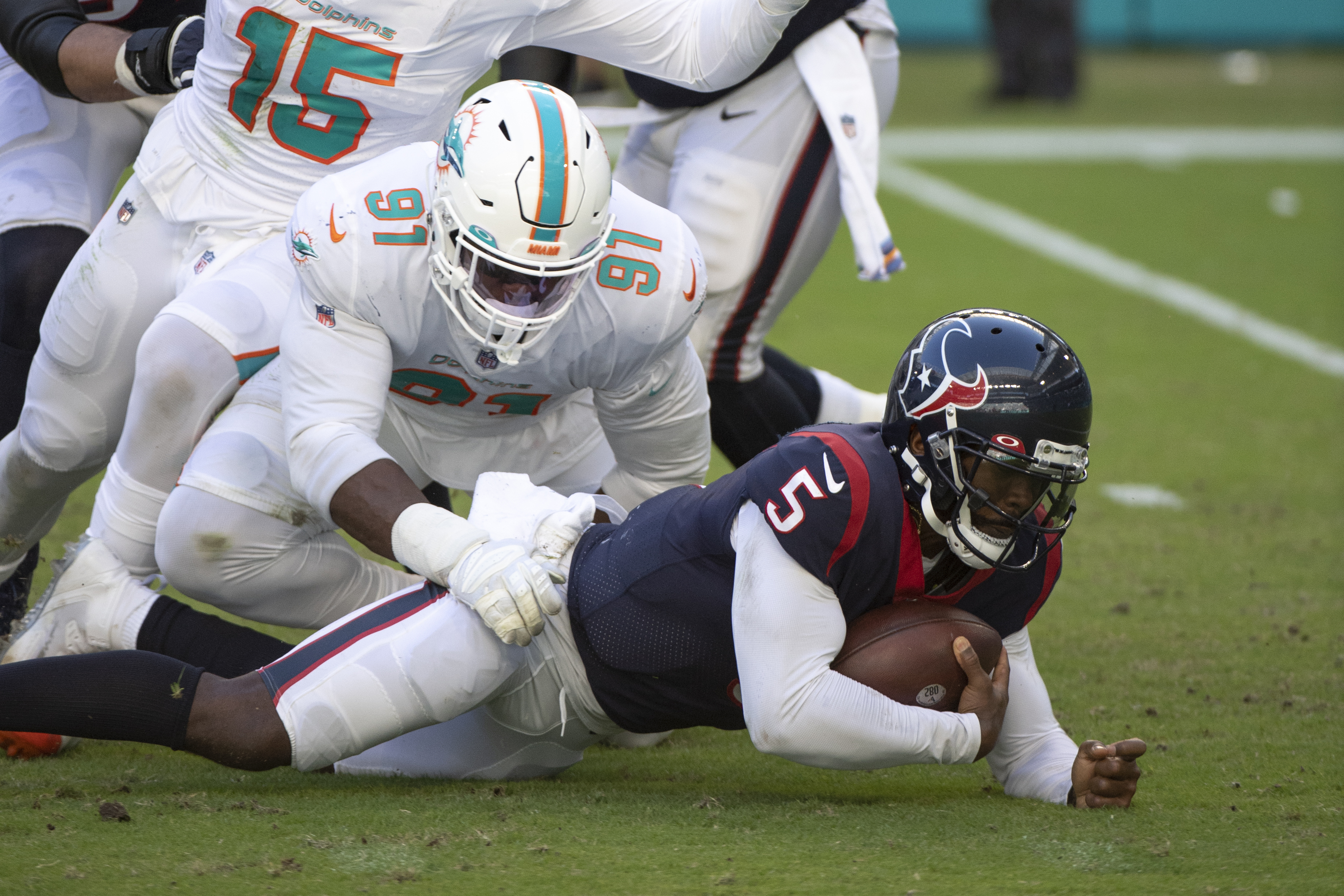 Texans will evaluate Tyrod Taylor as starting QB following loss to