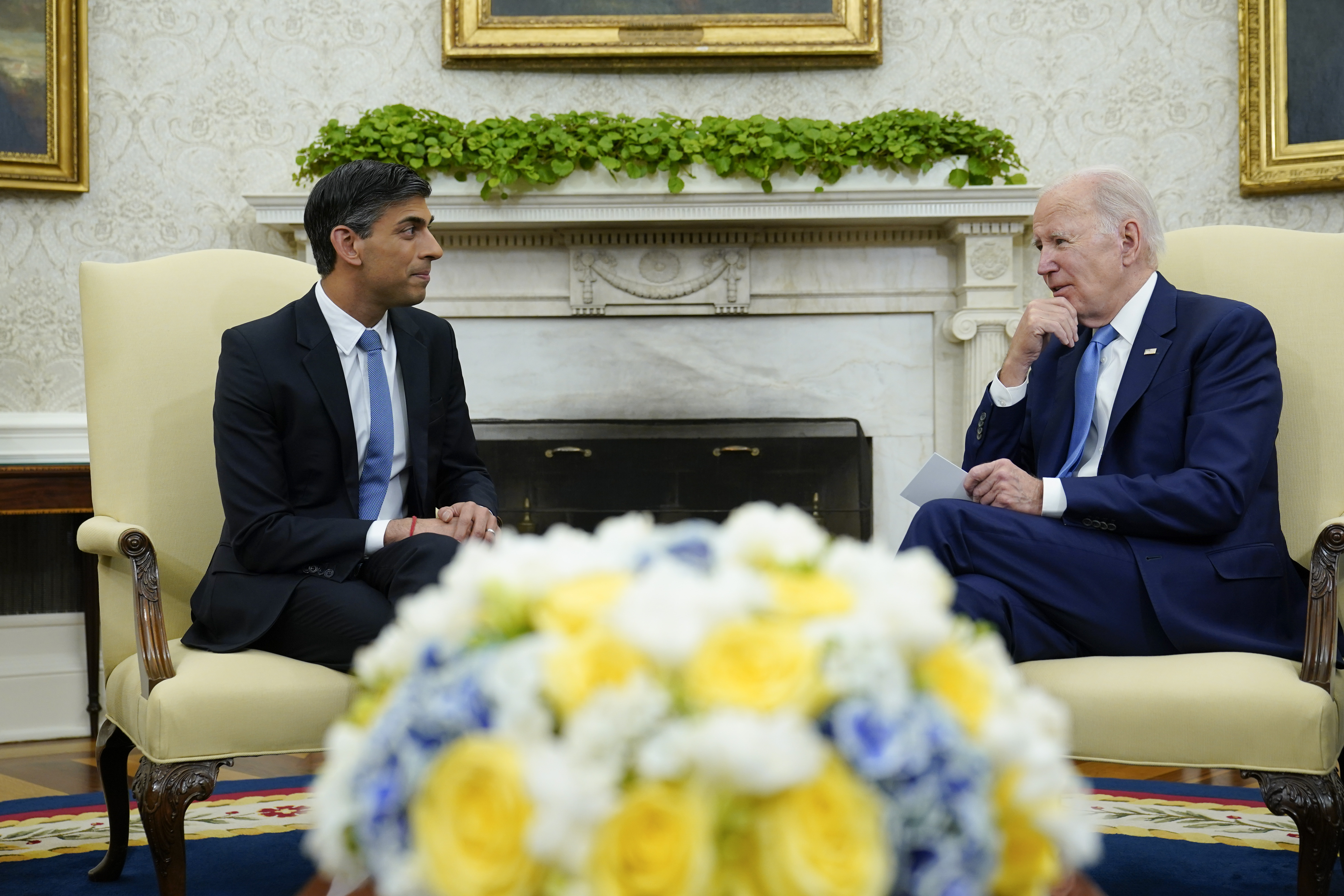 Rishi Sunak marks US military ties by laying wreath at Tomb of Unknown  Soldier