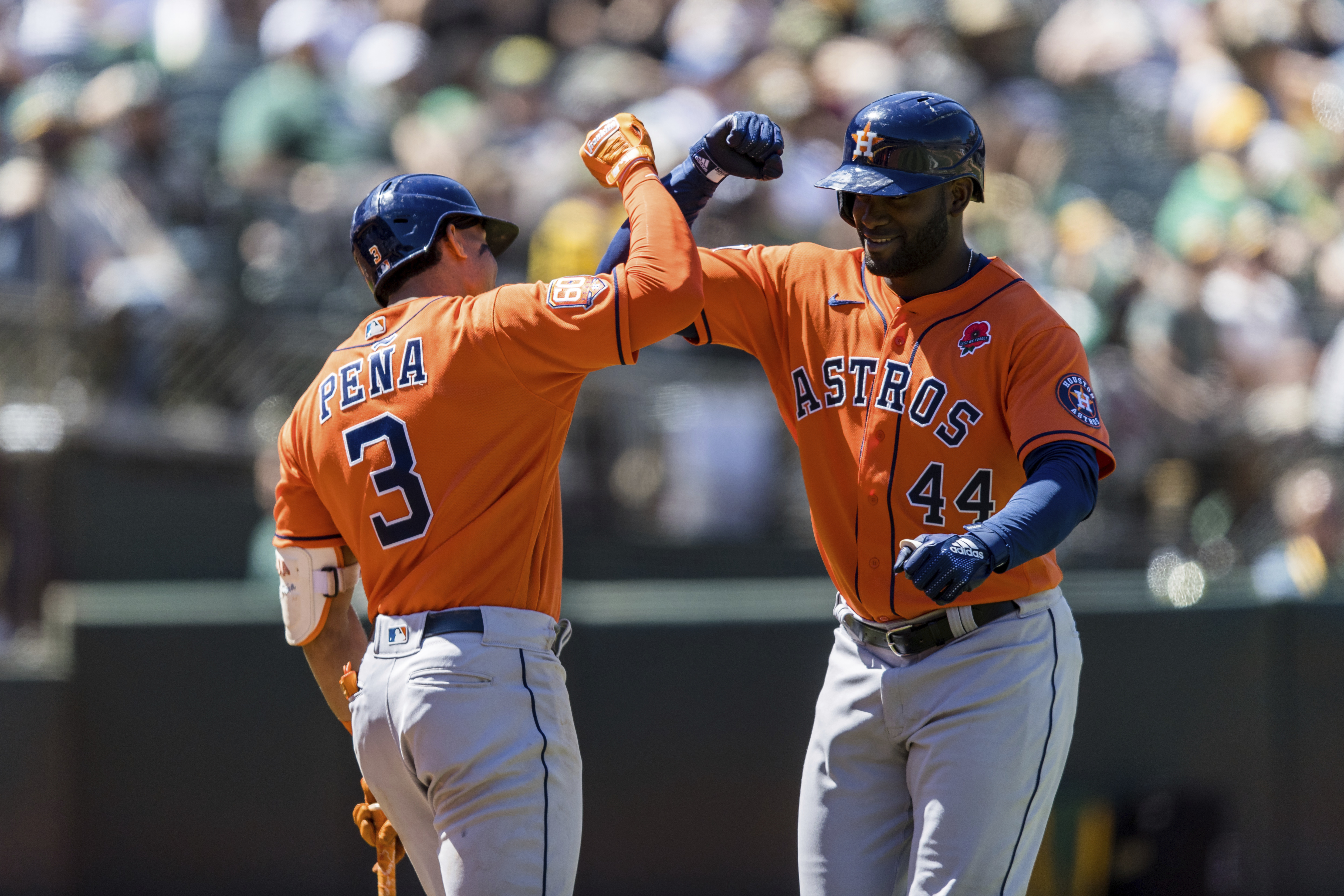 Alvarez hits 2 long homers to lead Astros past A's 5-1