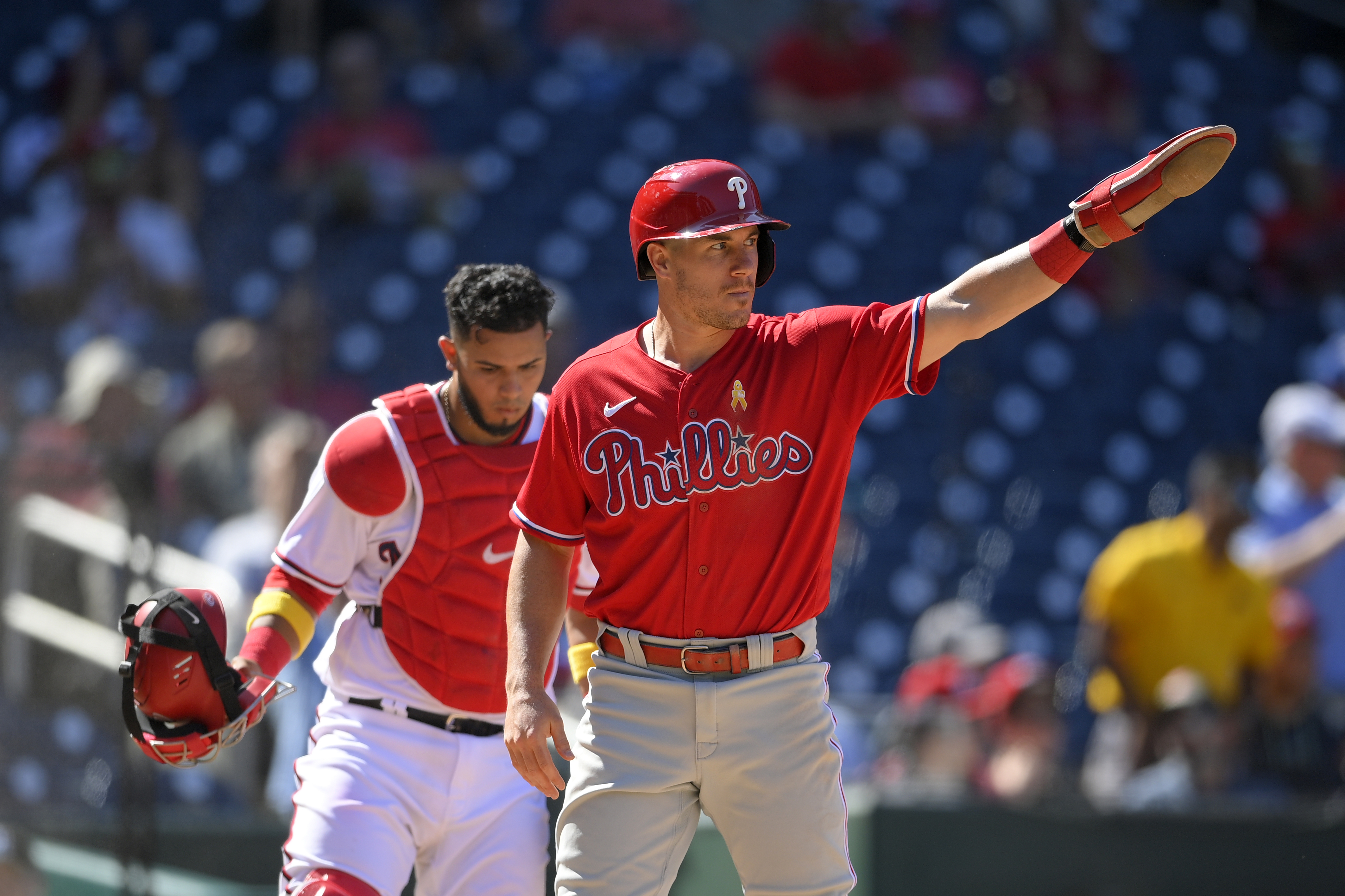 Phillies rally past Nationals 7-6, complete series sweep –