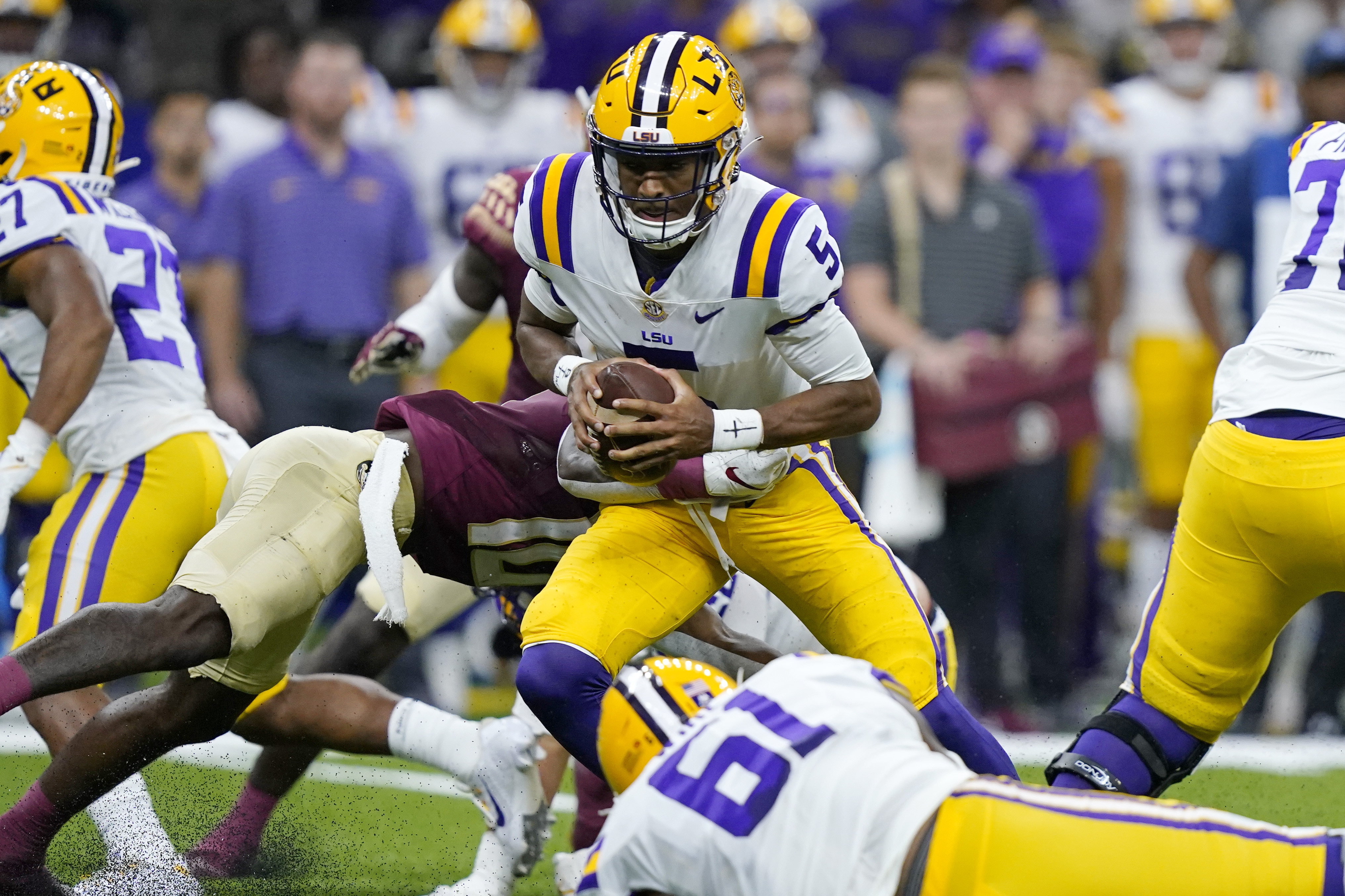 Florida State blocks PAT, holds off Kelly's LSU, 24-23