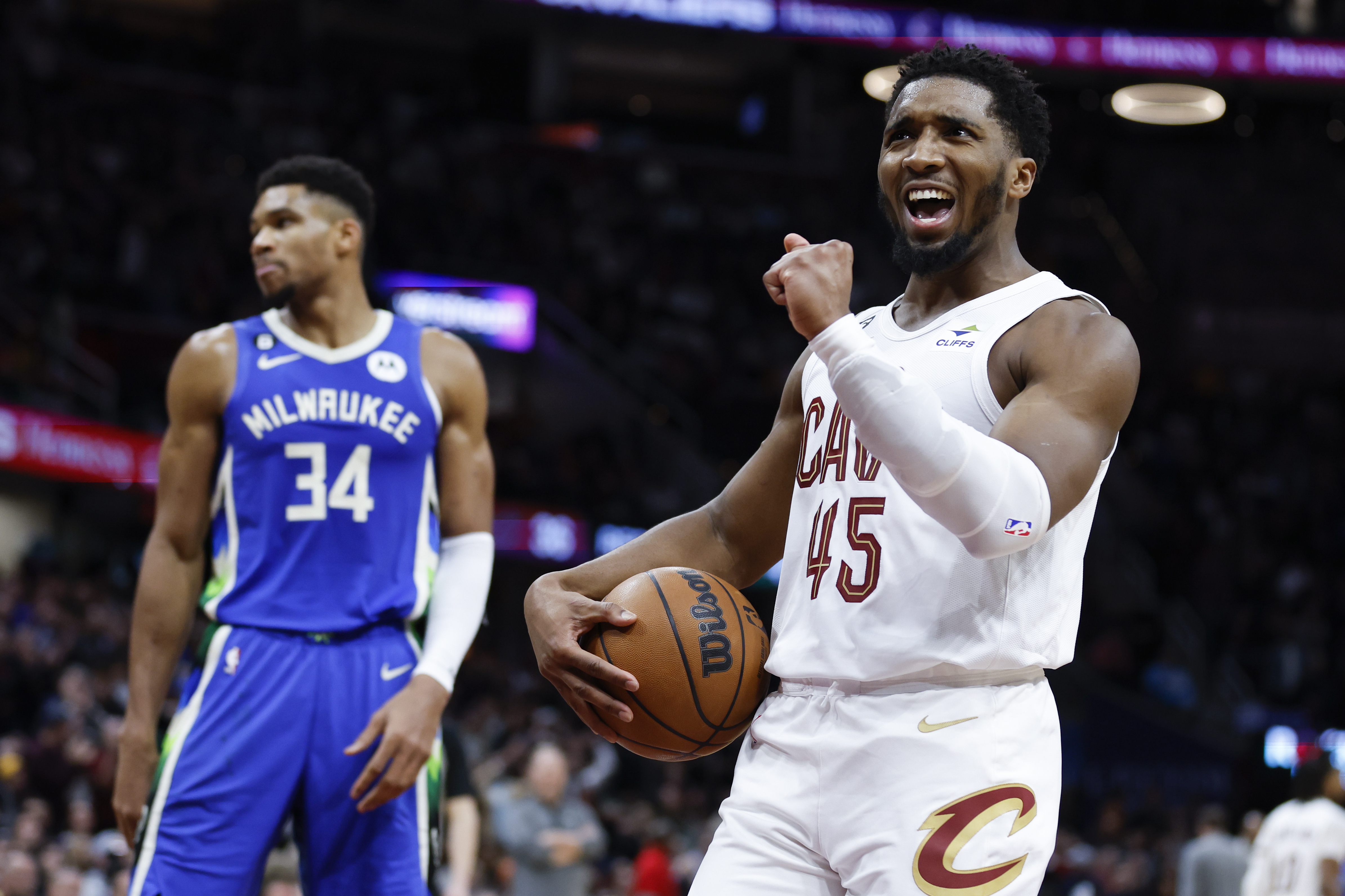 Cavs' Donovan Mitchell scores 40 as Team Giannis wins All-Star Game,  184-176 – News-Herald