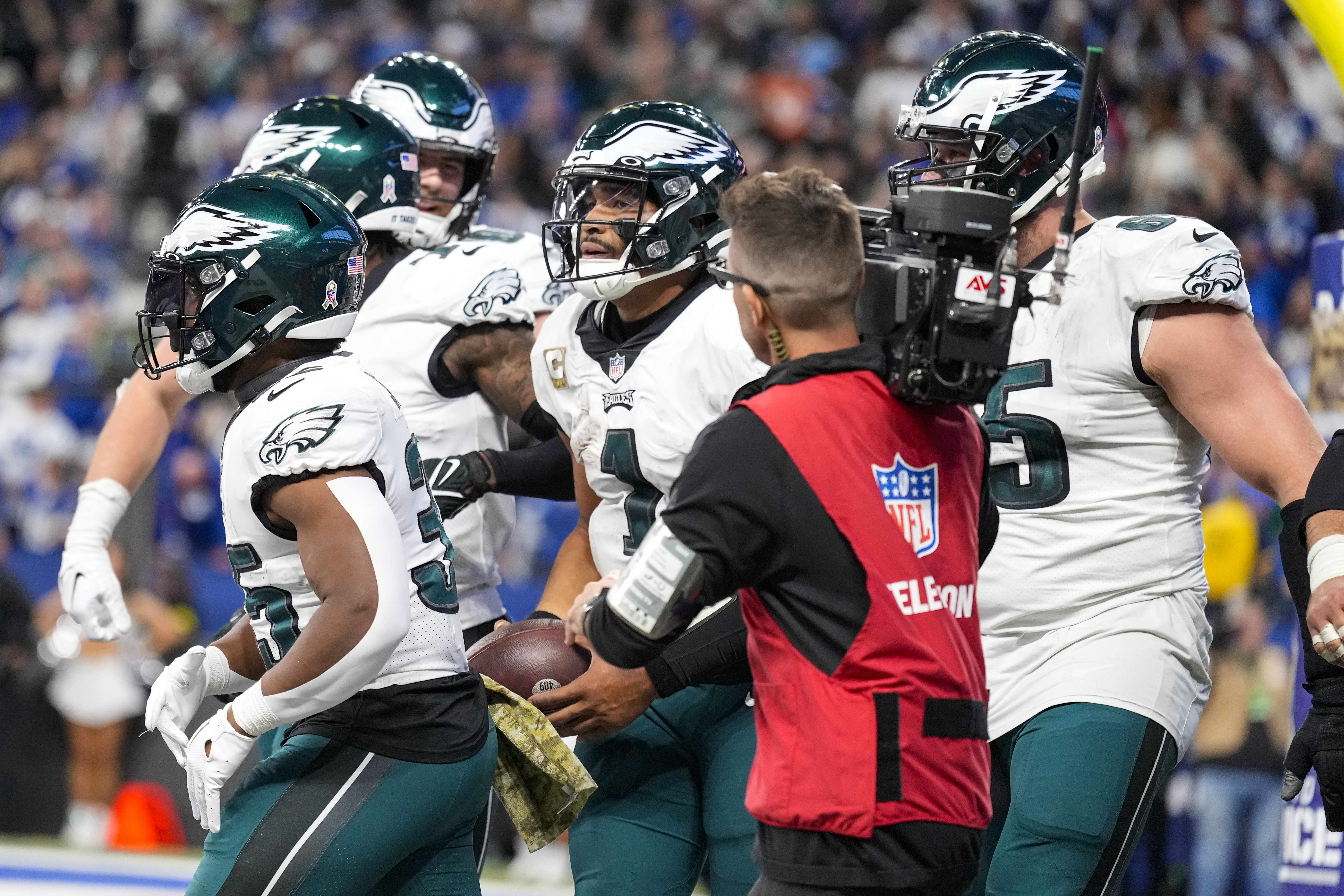 Eagles rally to beat Colts 17-16 on late TD