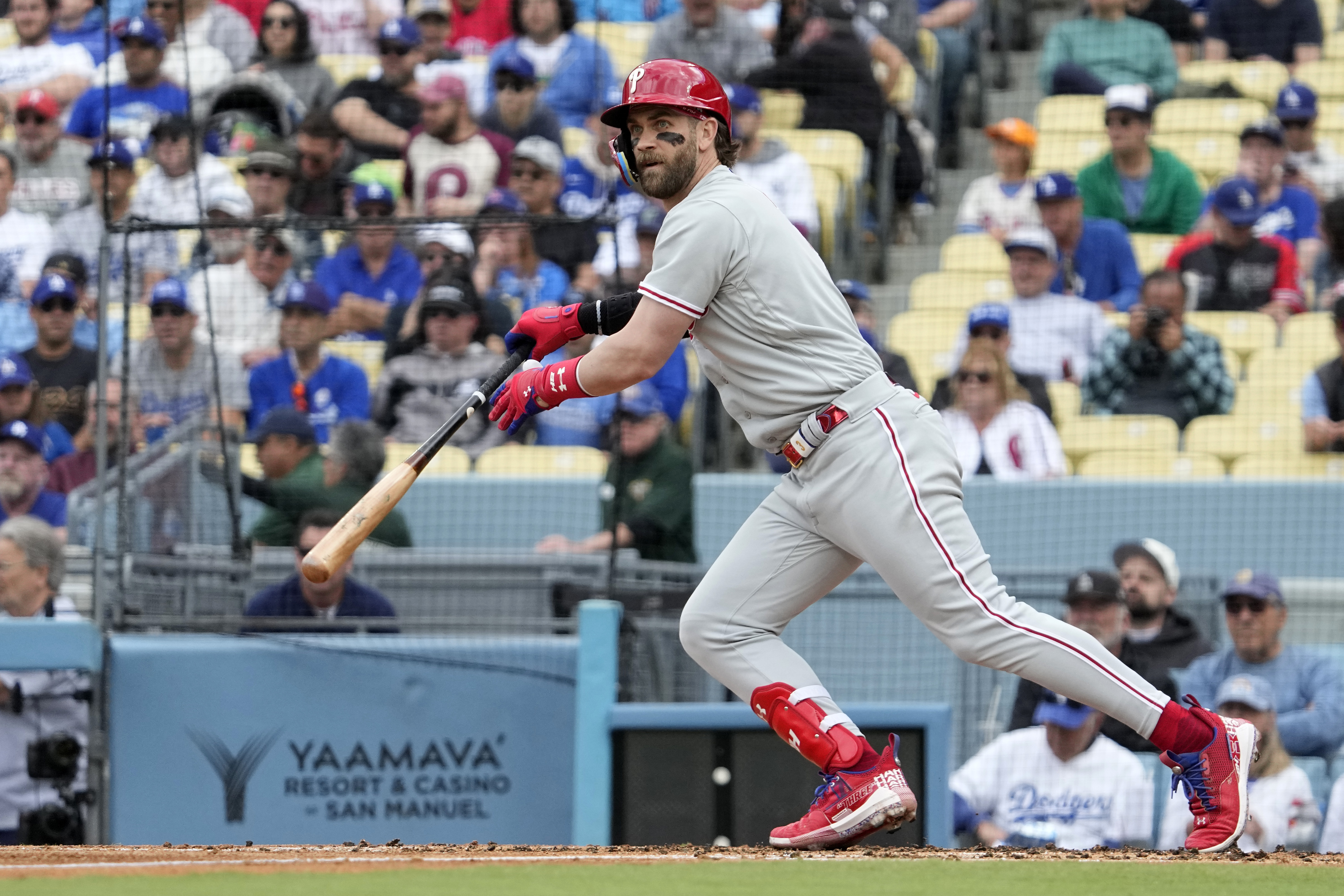 Muncy's walk-off slam gives Dodgers 10-6 win over Phillies