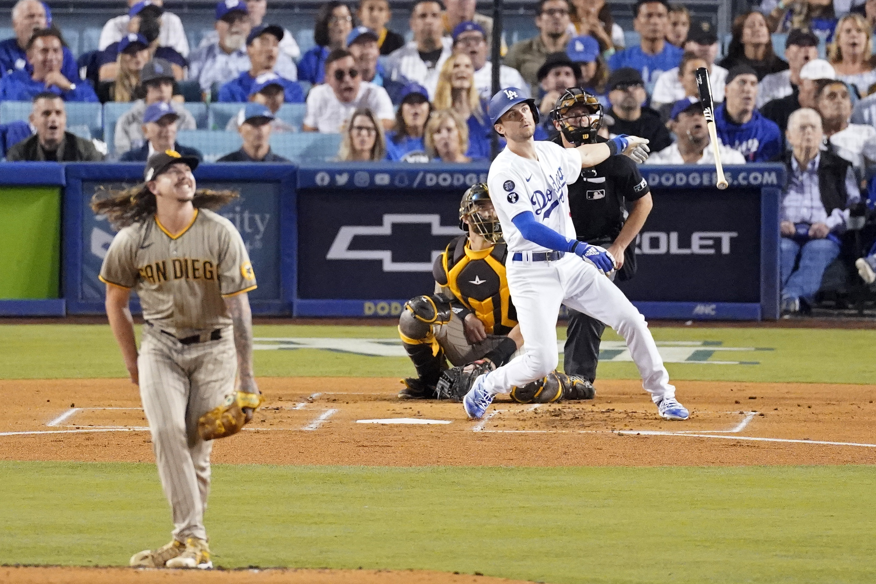 Mookie Betts, Trea Turner, Freddie Freeman fuel Dodgers' dominant July