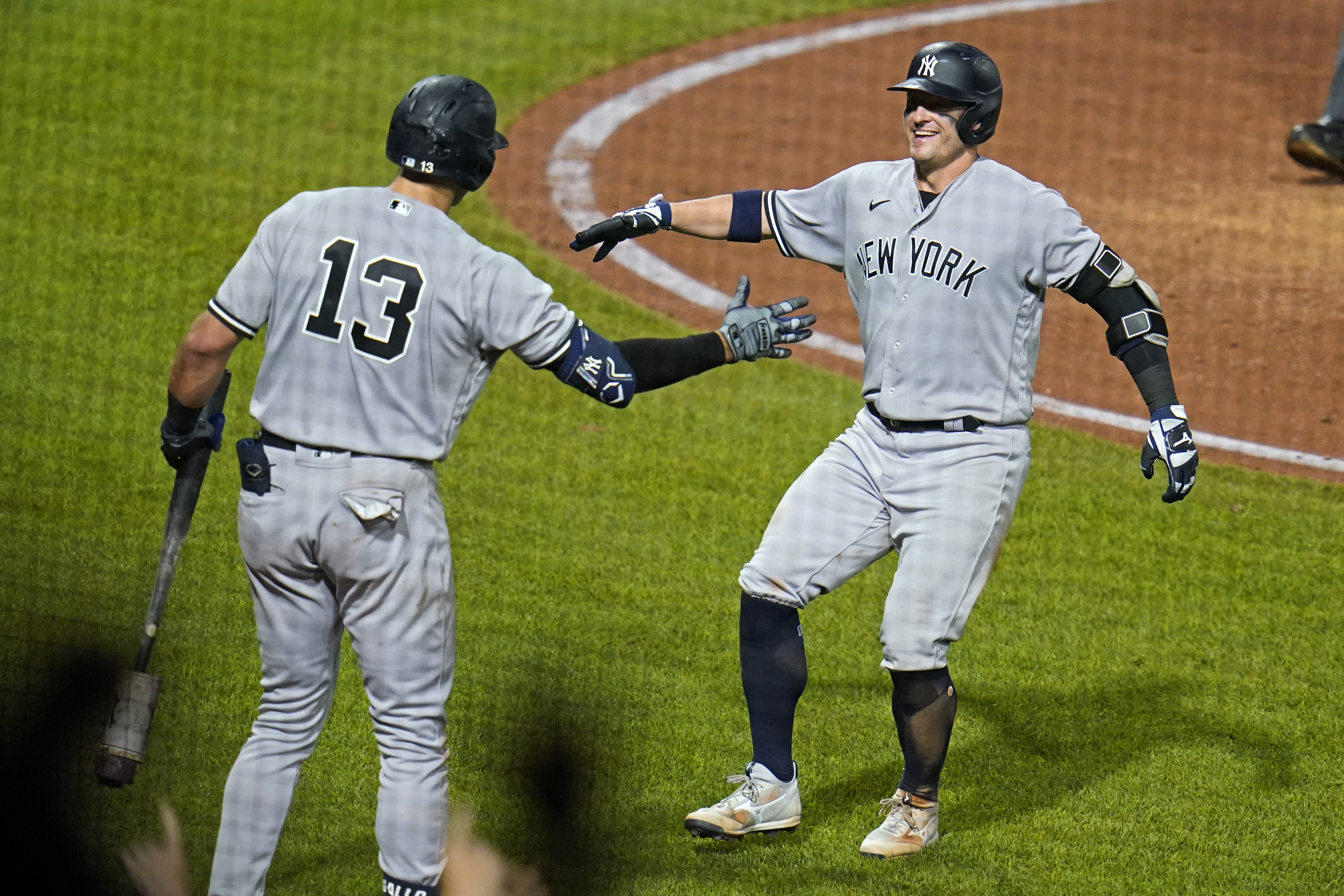 Aaron Judge, Aaron Hicks hit grand slams as Yankees pound Pirates