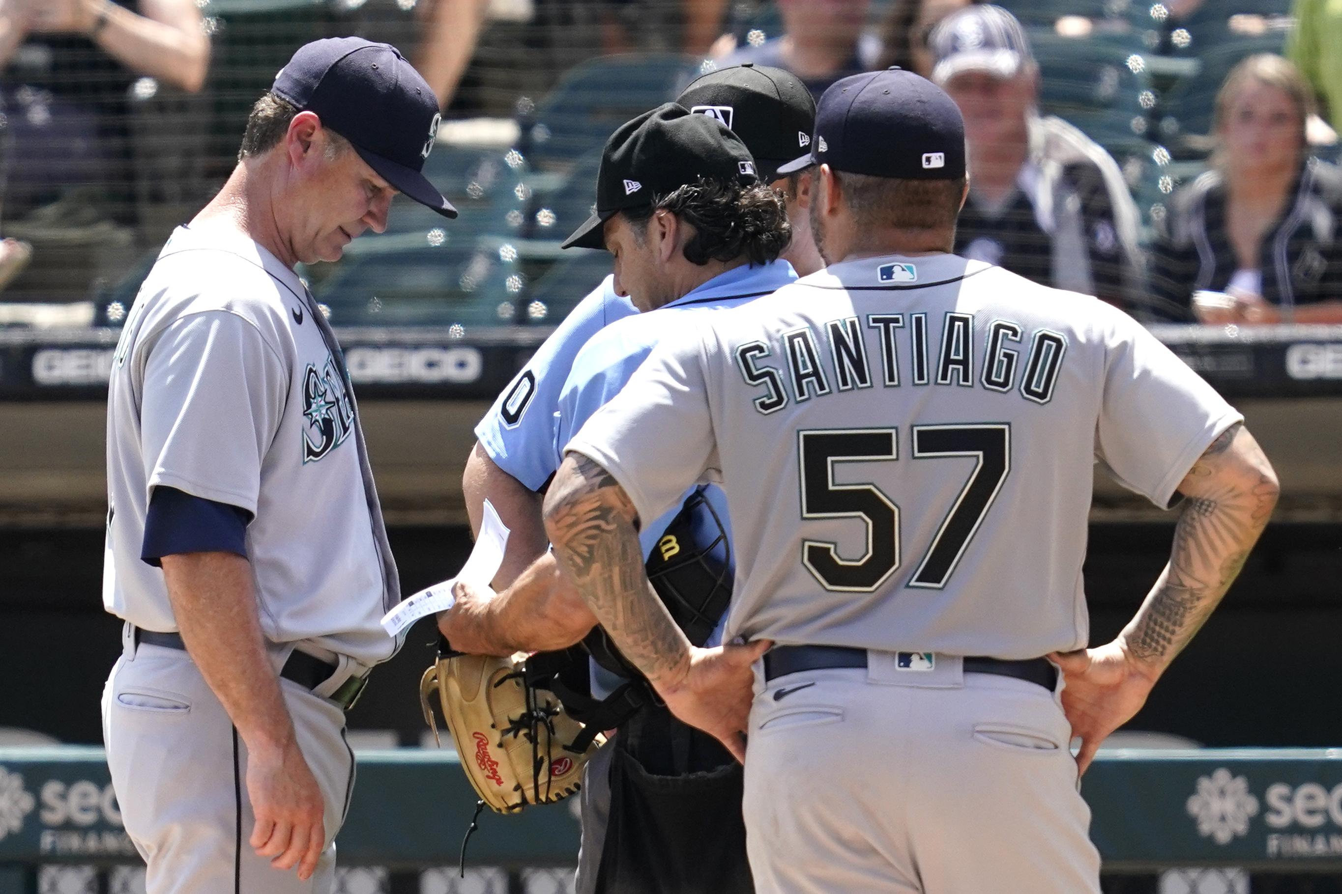 Scott Servais gets ejected, 07/28/2021