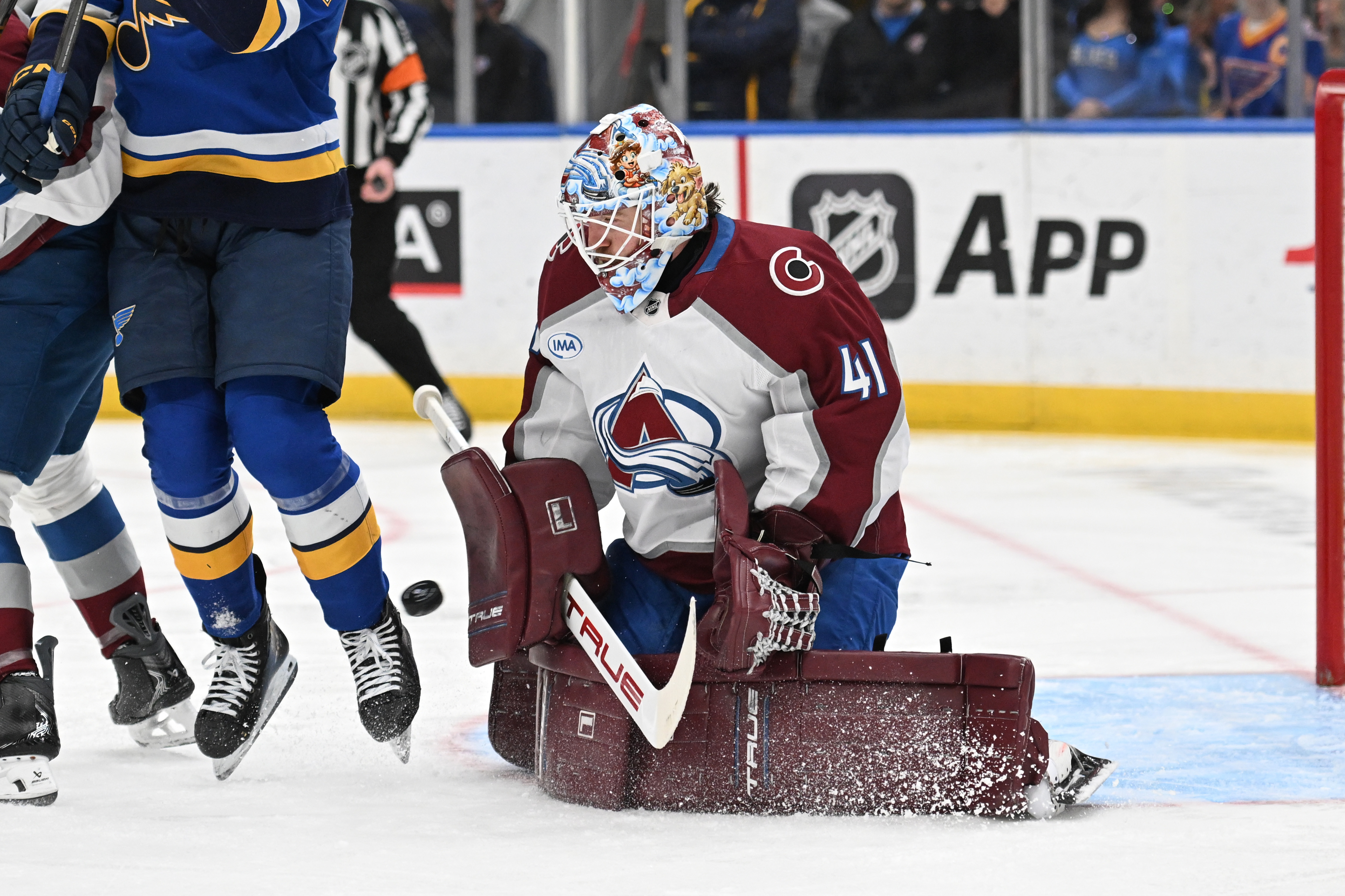 Avalanche clinch top spot in Western Conference and shift focus to