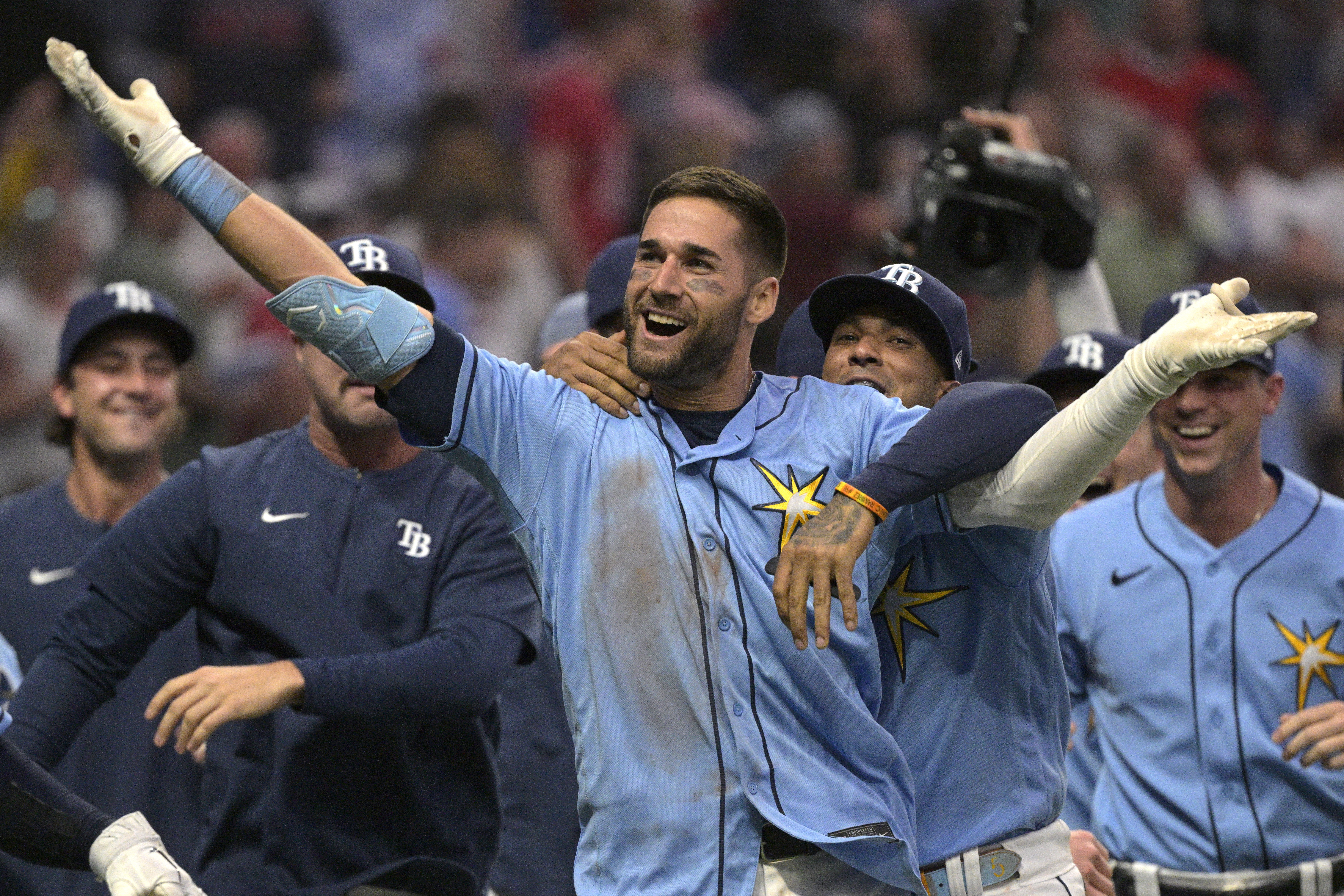 Kiermaier, Rays rally for wild 3-2 win against Red Sox