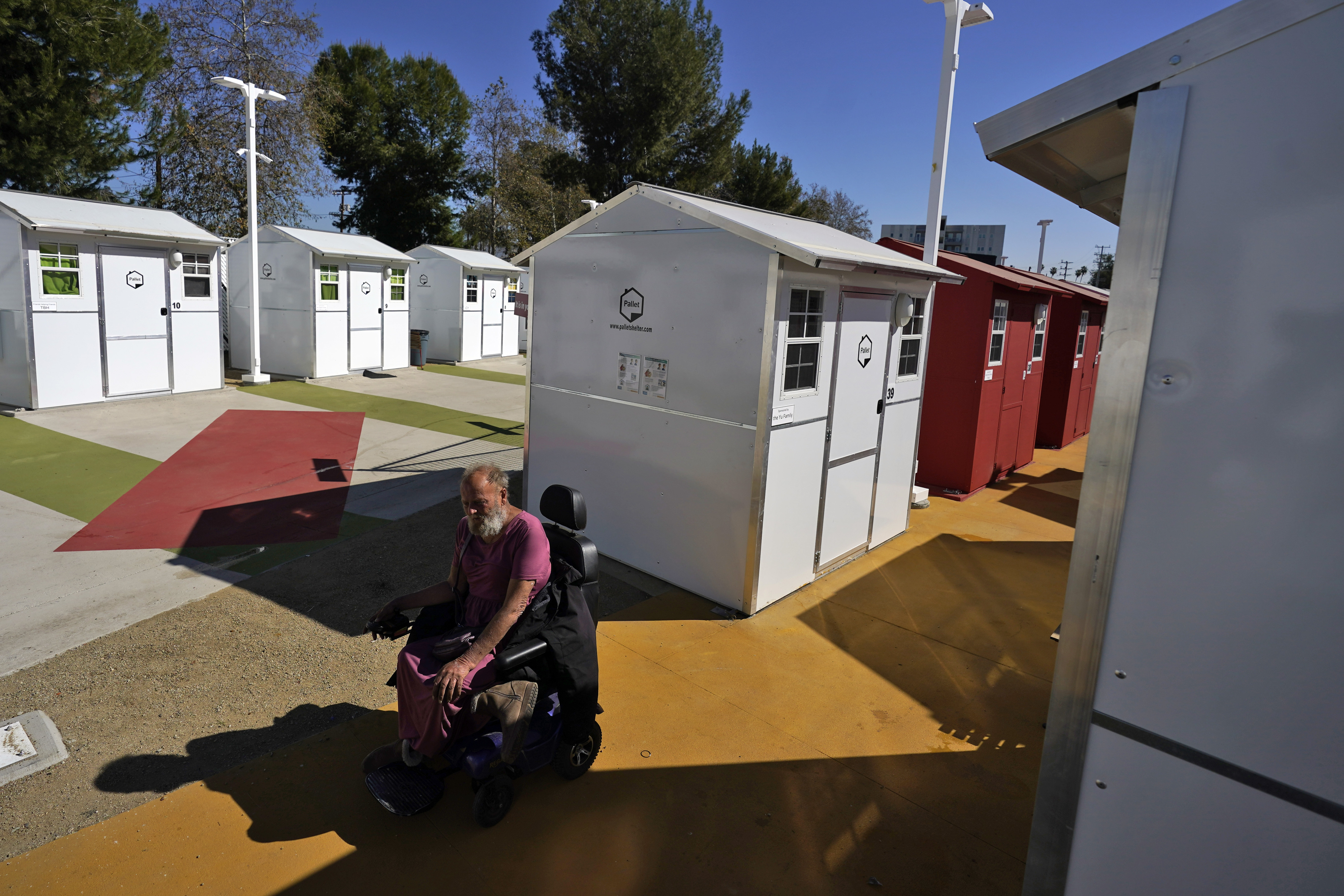 La Opens Its First Tiny Home Village To Ease Homeless Crisis