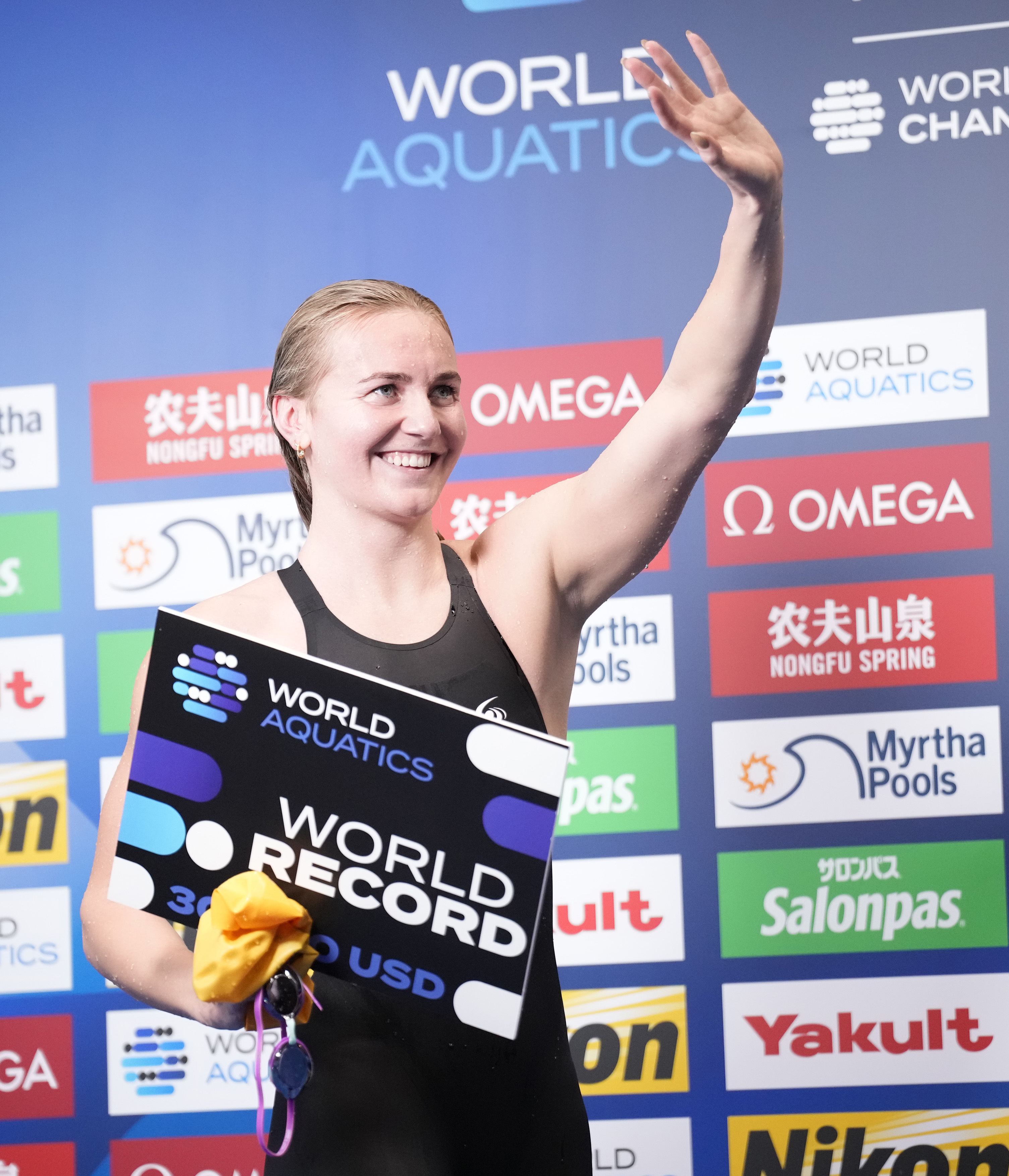 Summer McIntosh held off 400m freestyle podium, Titmus sets new world  record