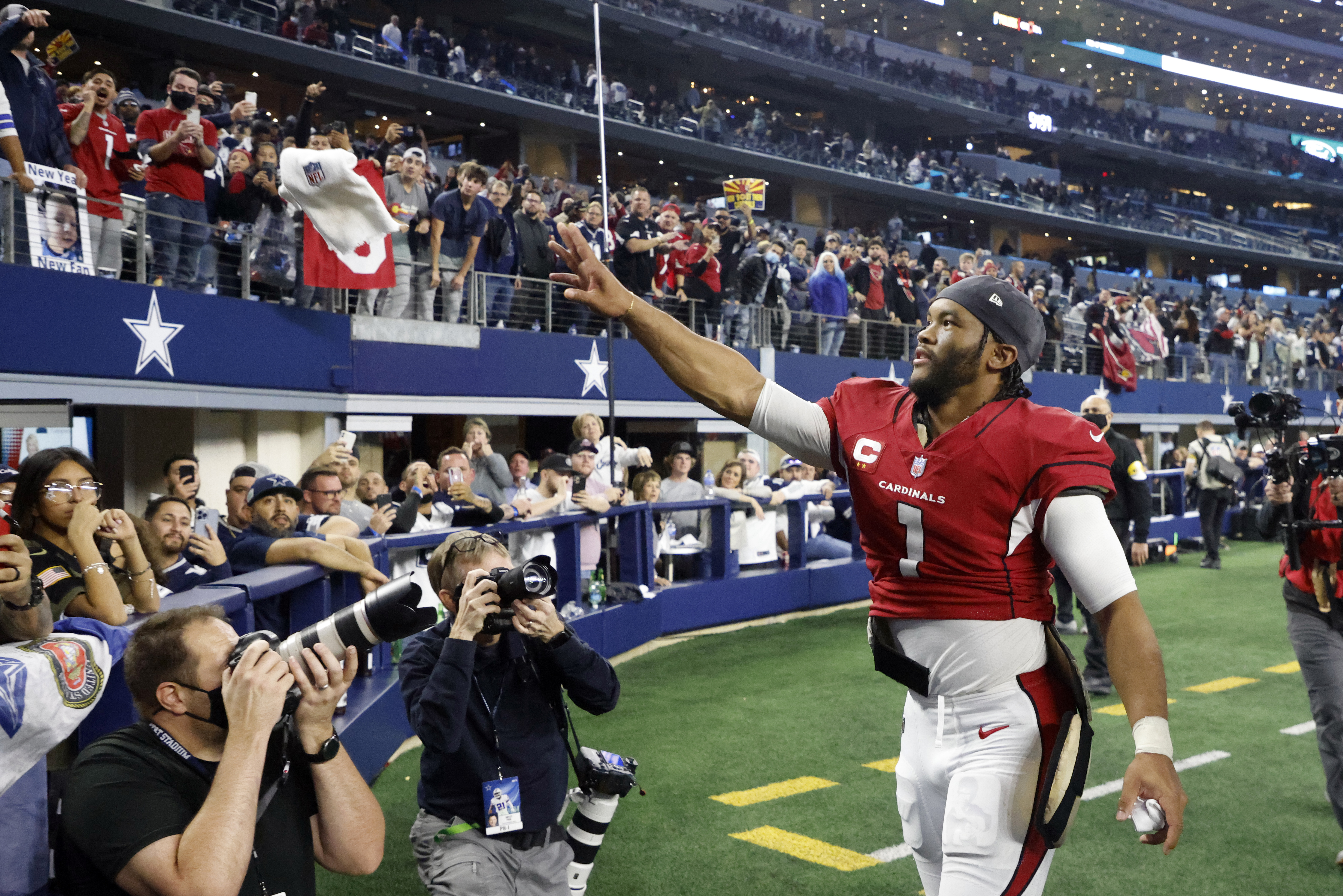 Cardinals hold off Cowboys 25-22 in matchup of playoff teams