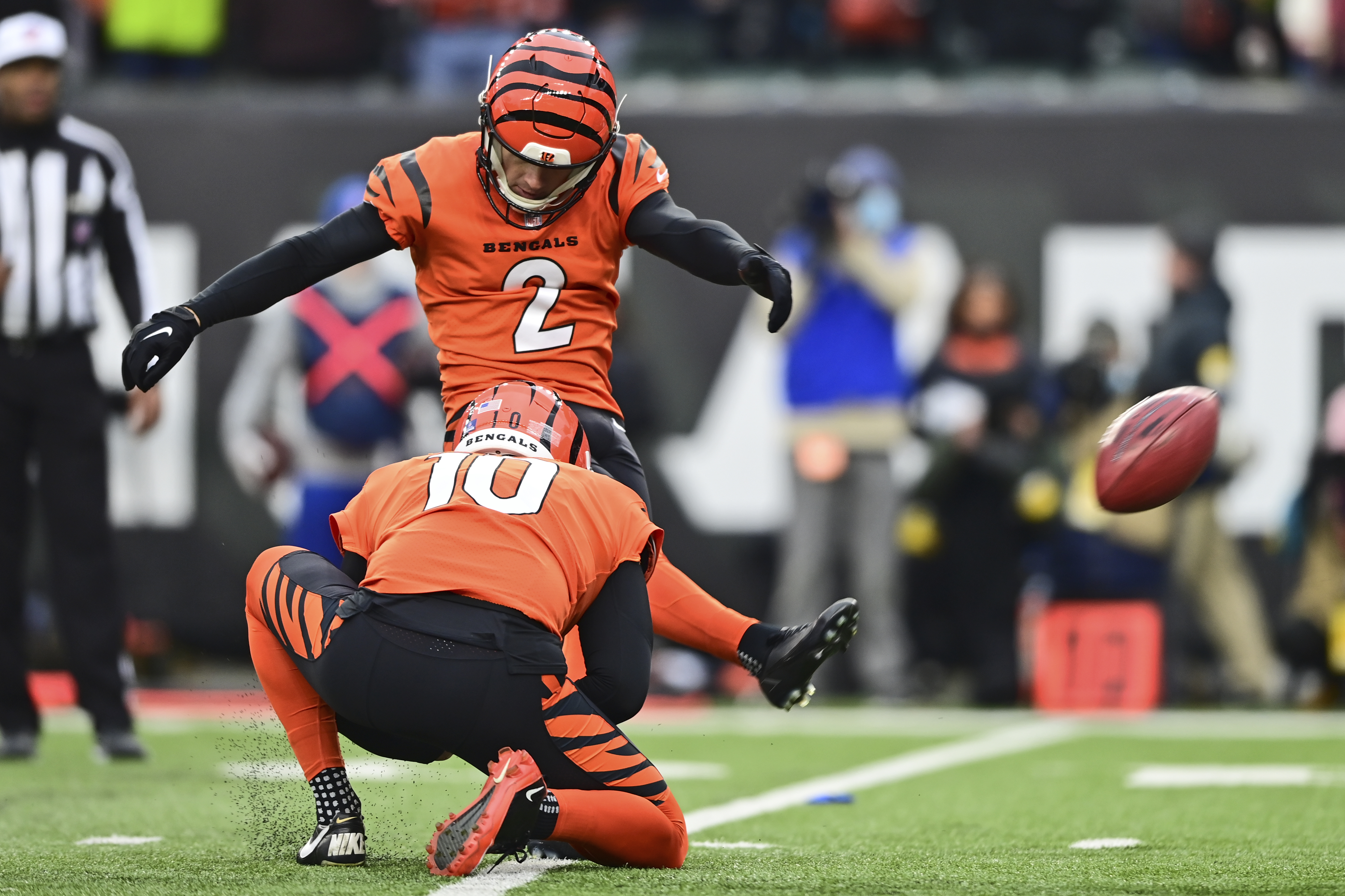 Bengals rally past Chiefs 34-31, clinch AFC North title – KXAN Austin