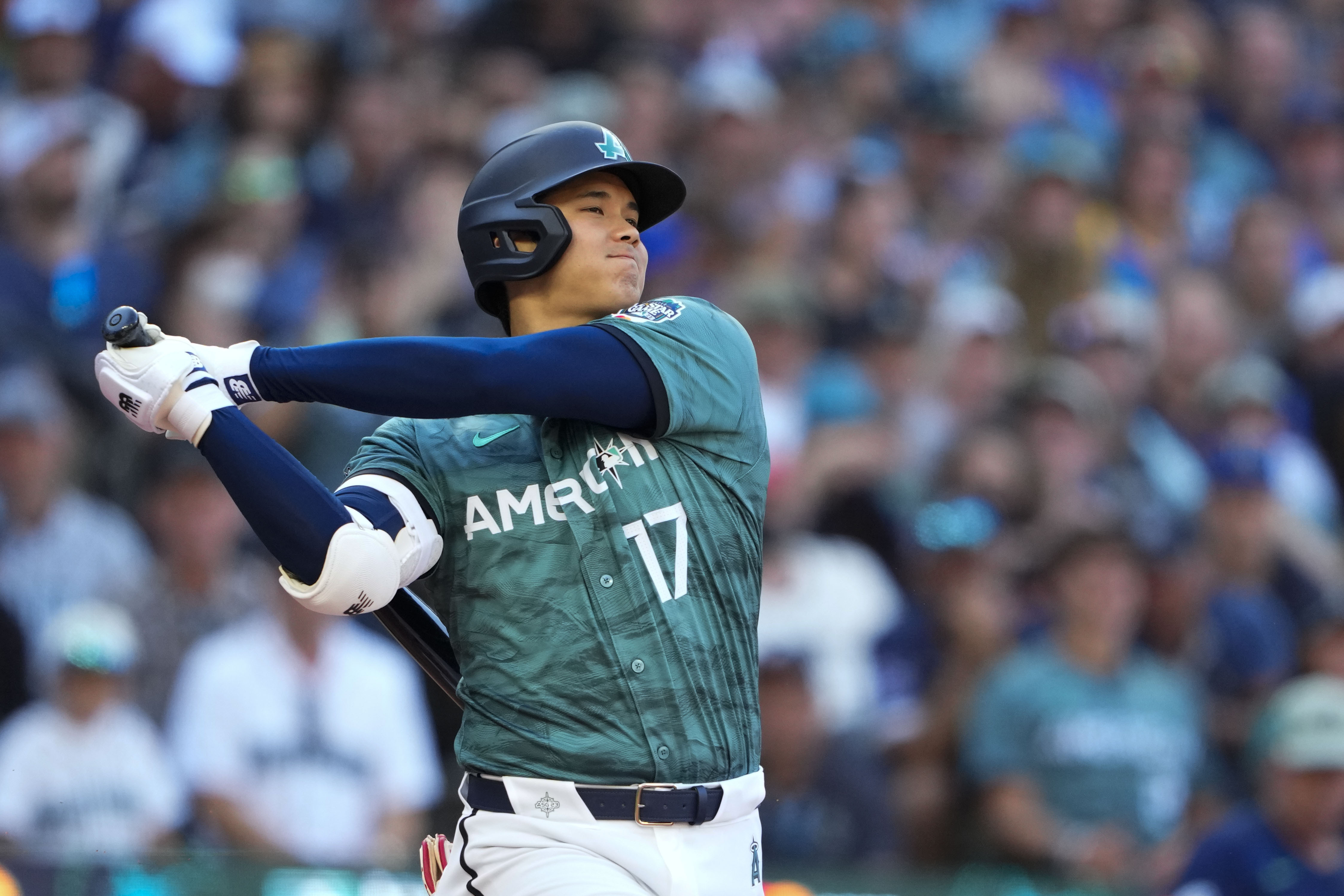 Shohei Ohtani hit with 'Come to Seattle' chants by Mariners fans at  All-Star Game