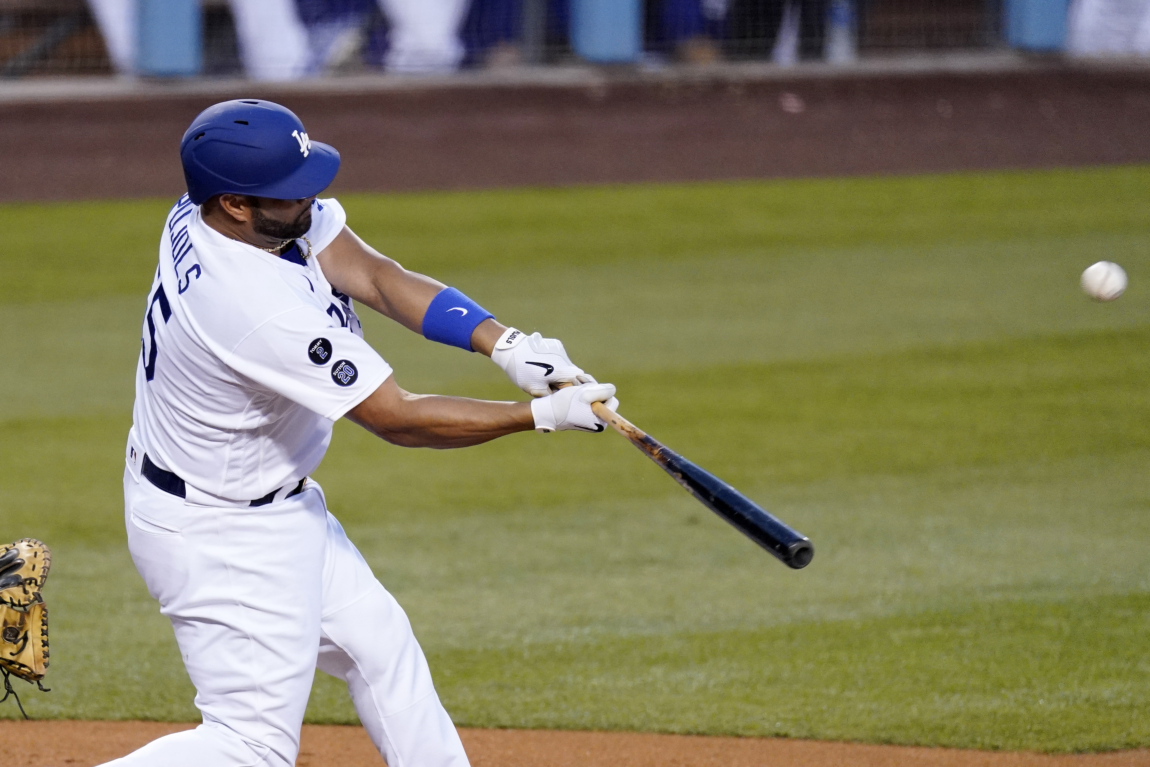 Albert Pujols hits first home run with Dodgers