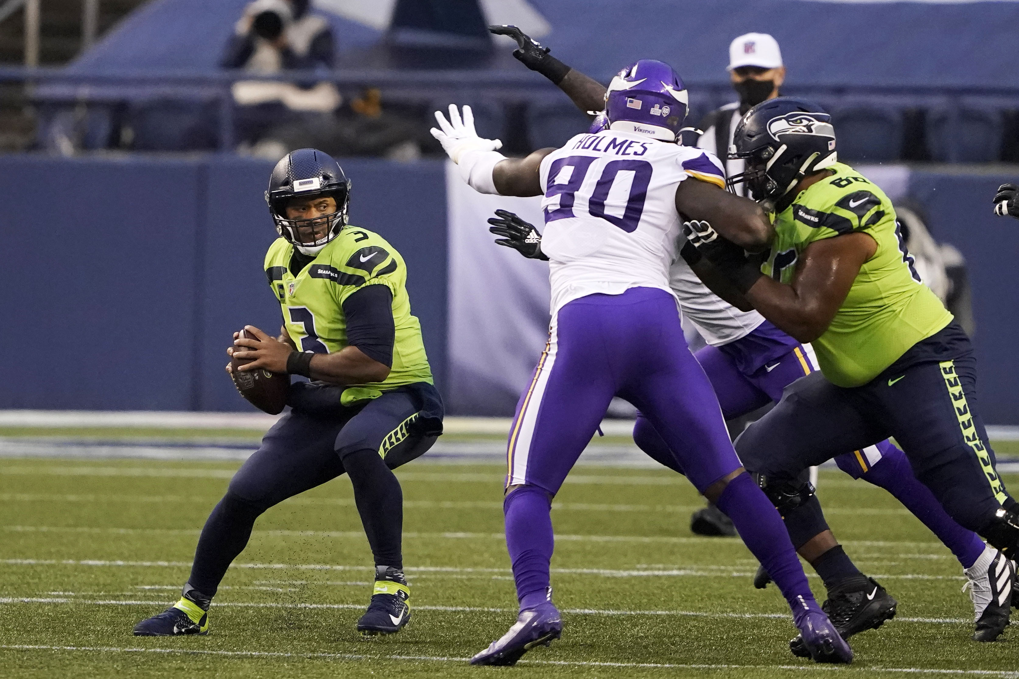 Late Wilson magic gives Seahawks 27-26 win over Vikings