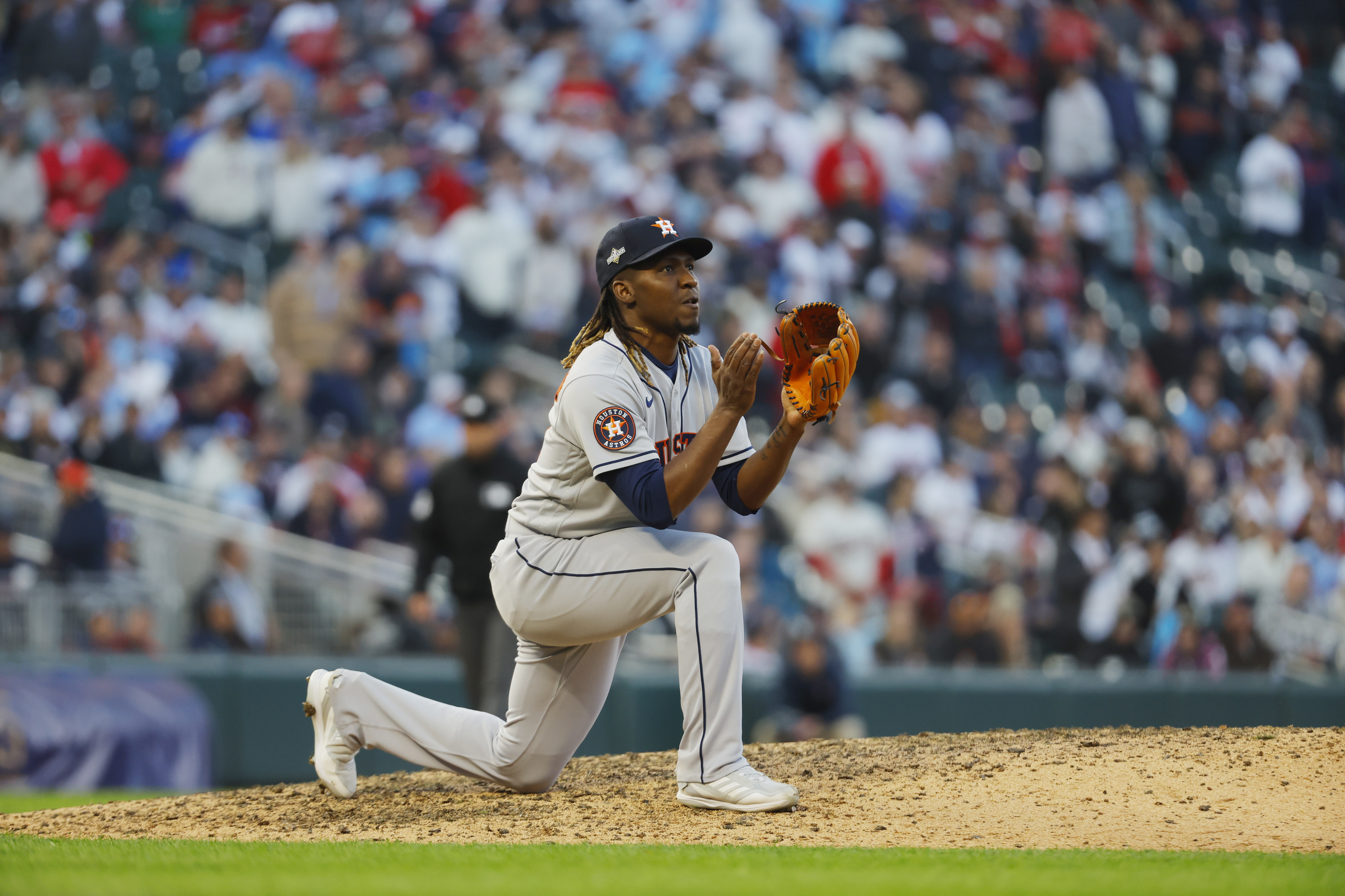 Five HRs, Urquidy's pitching help Astros to 9-1 rout of Angels