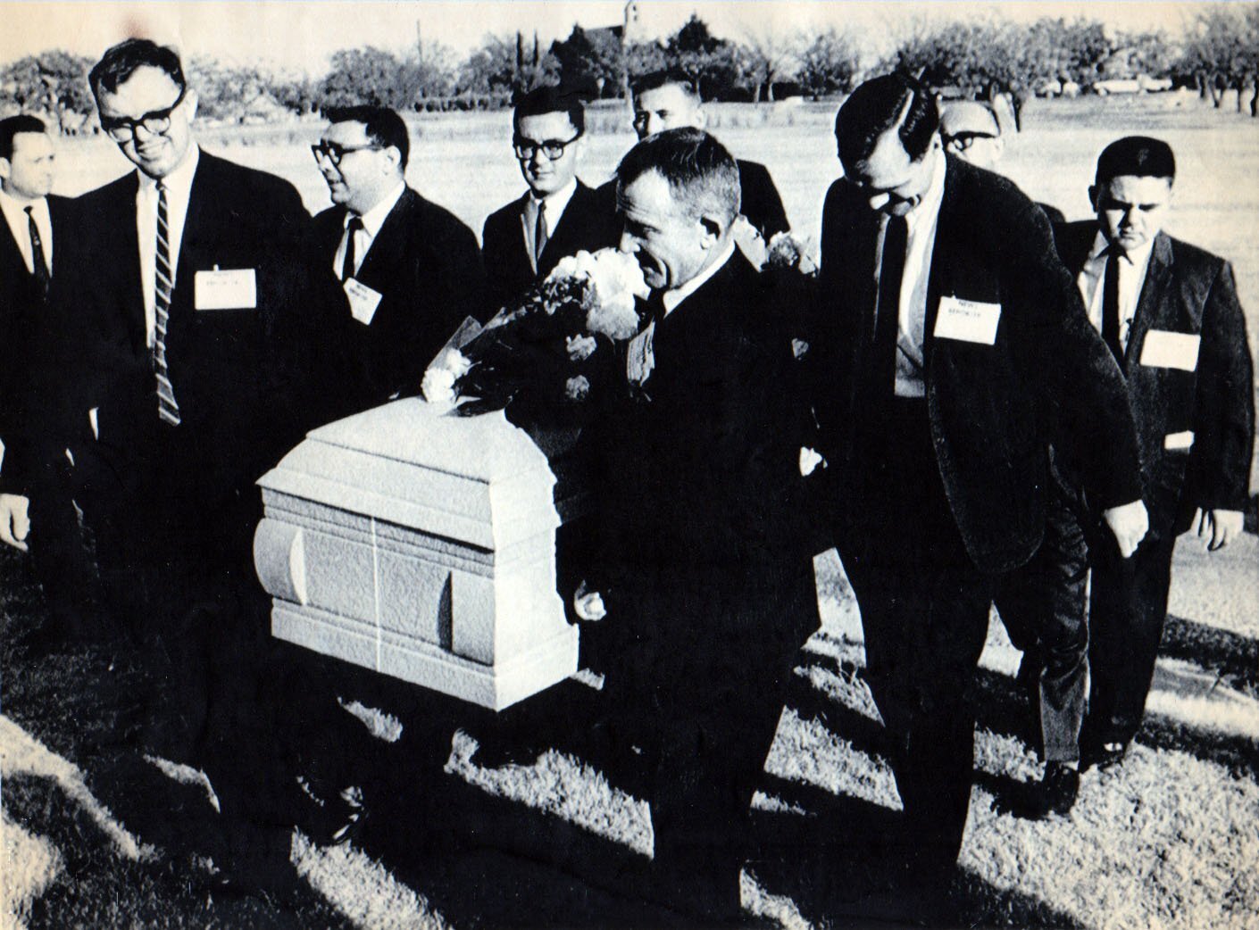 Storied Texas newsman who served as pallbearer for Lee Harvey Oswald has  died at age 85