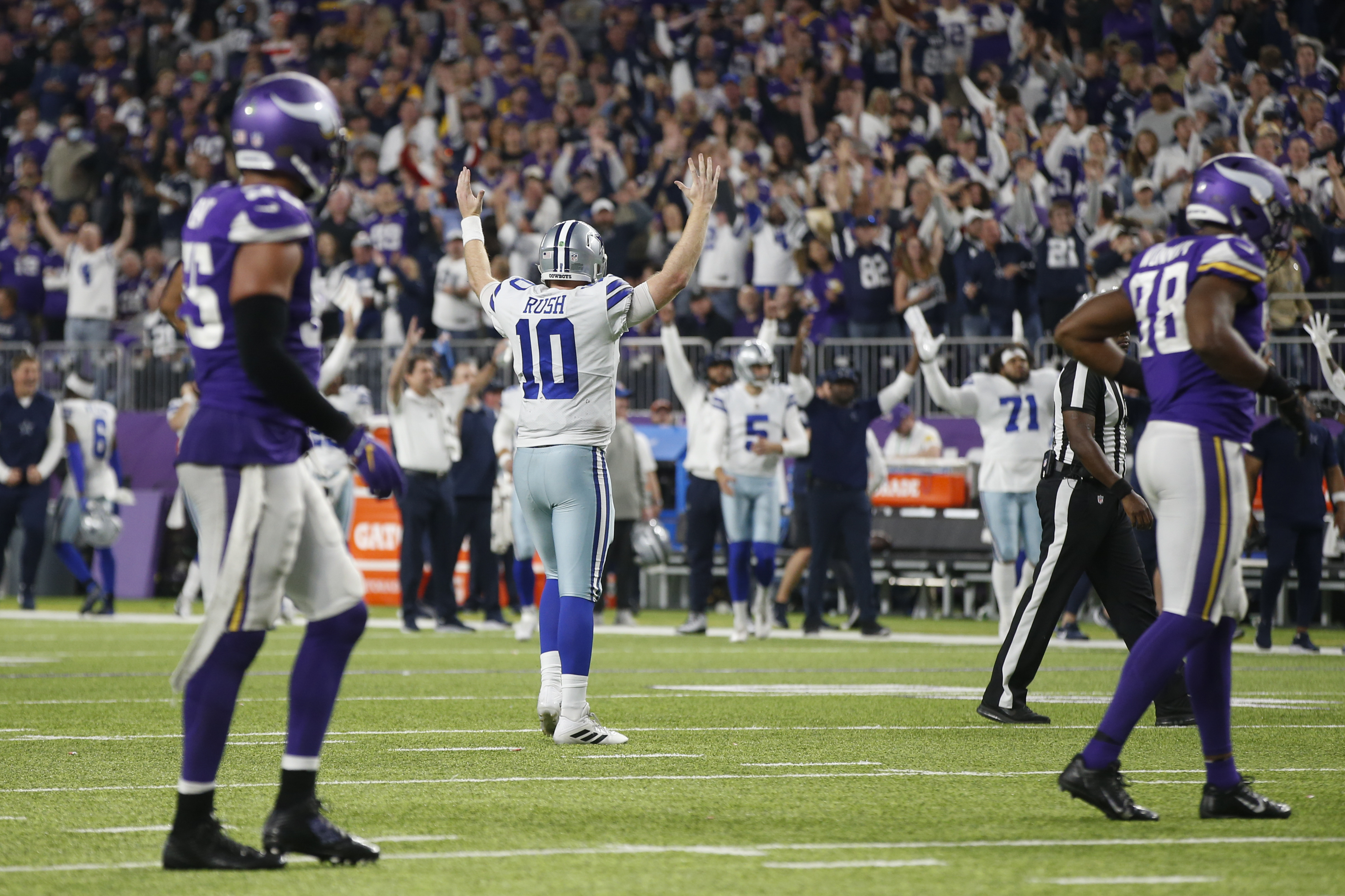 Halloween nightmare: Vikings lose to Cowboys 20-16 on late Cooper