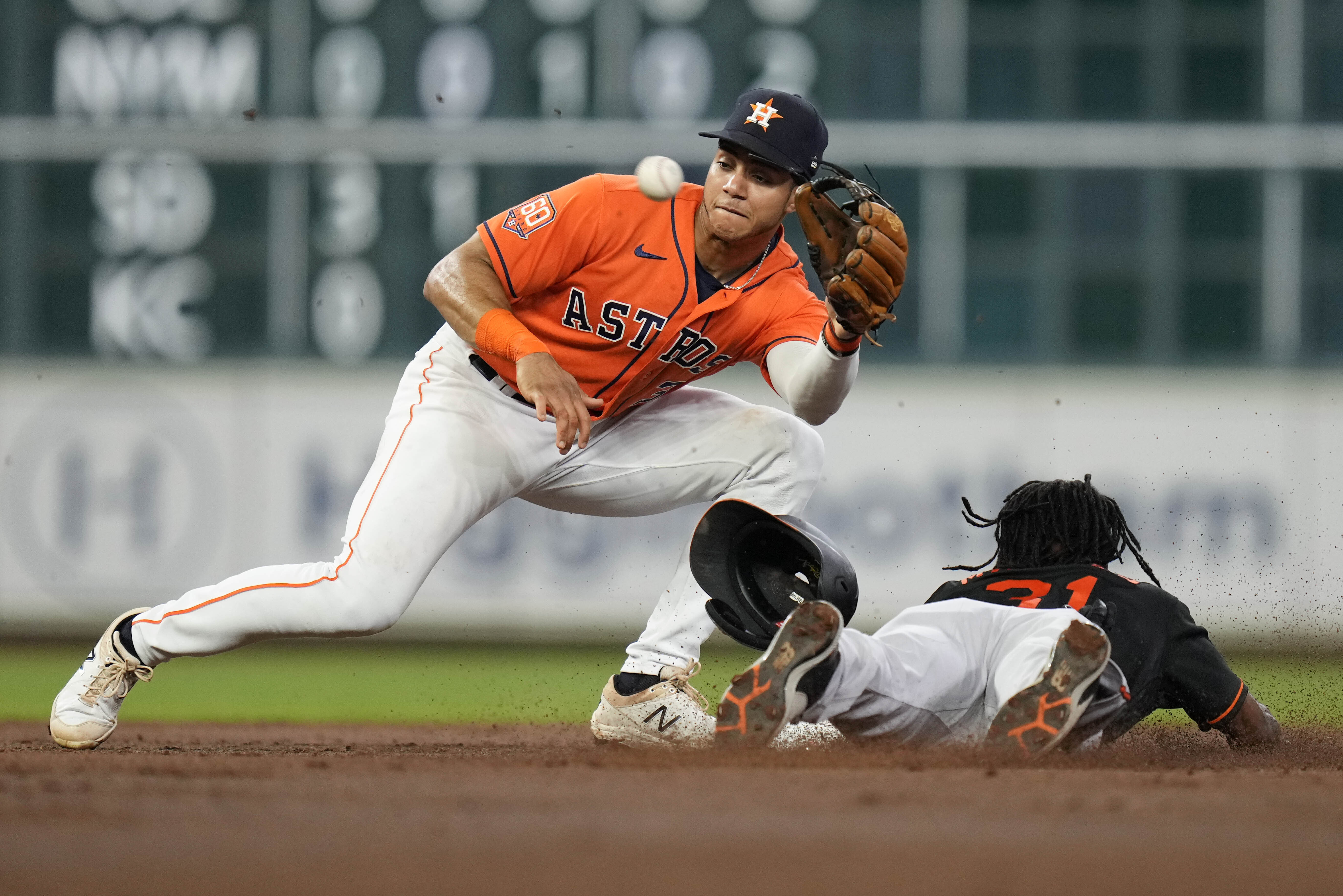 Rookie Bradish spins gem as Orioles blank Astros 2-0