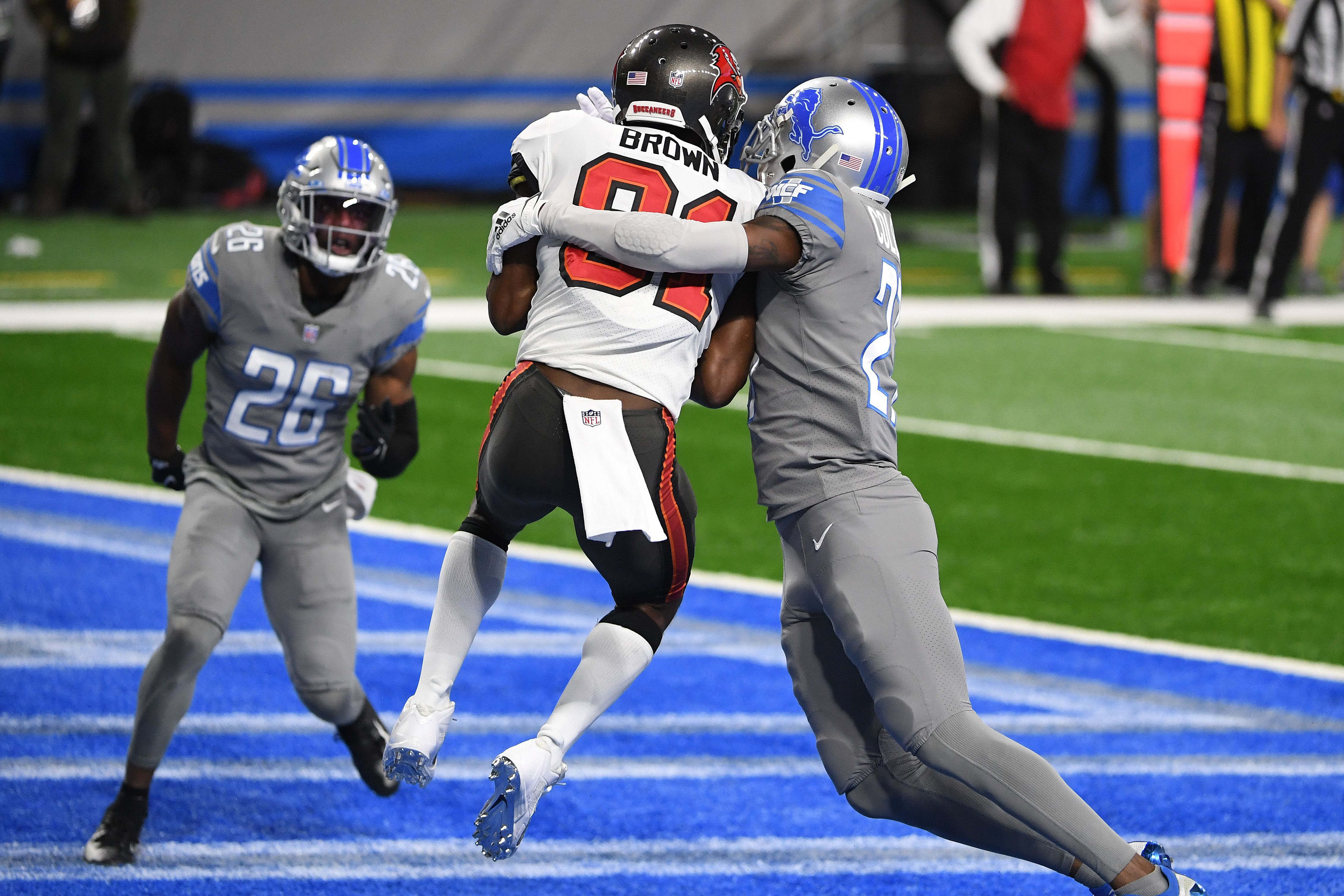 Bucs-Lions live updates: Tampa Bay clinches playoff spot