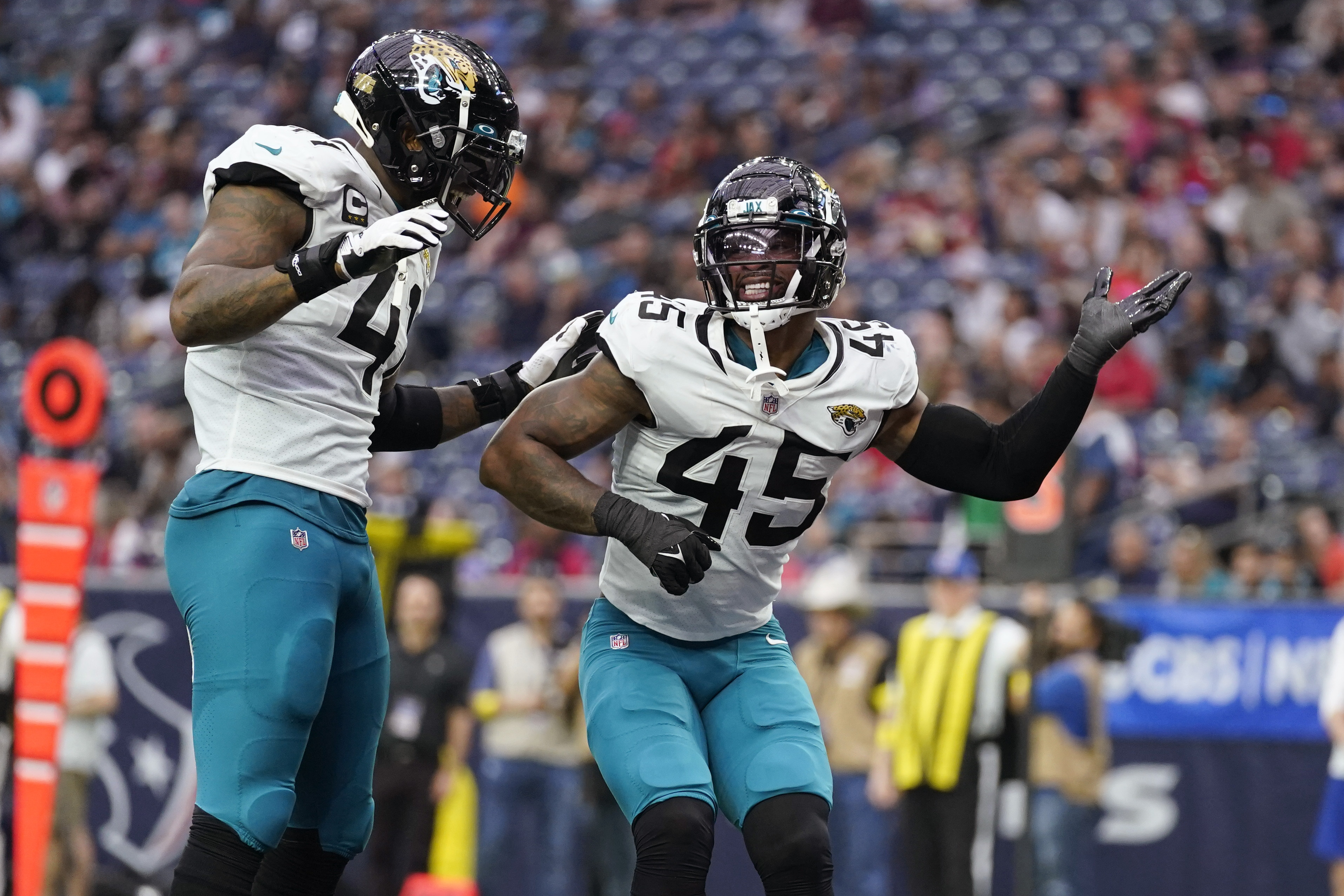 Jacksonville Jaguars decline K'Lavon Chaisson 5th-year option: 4