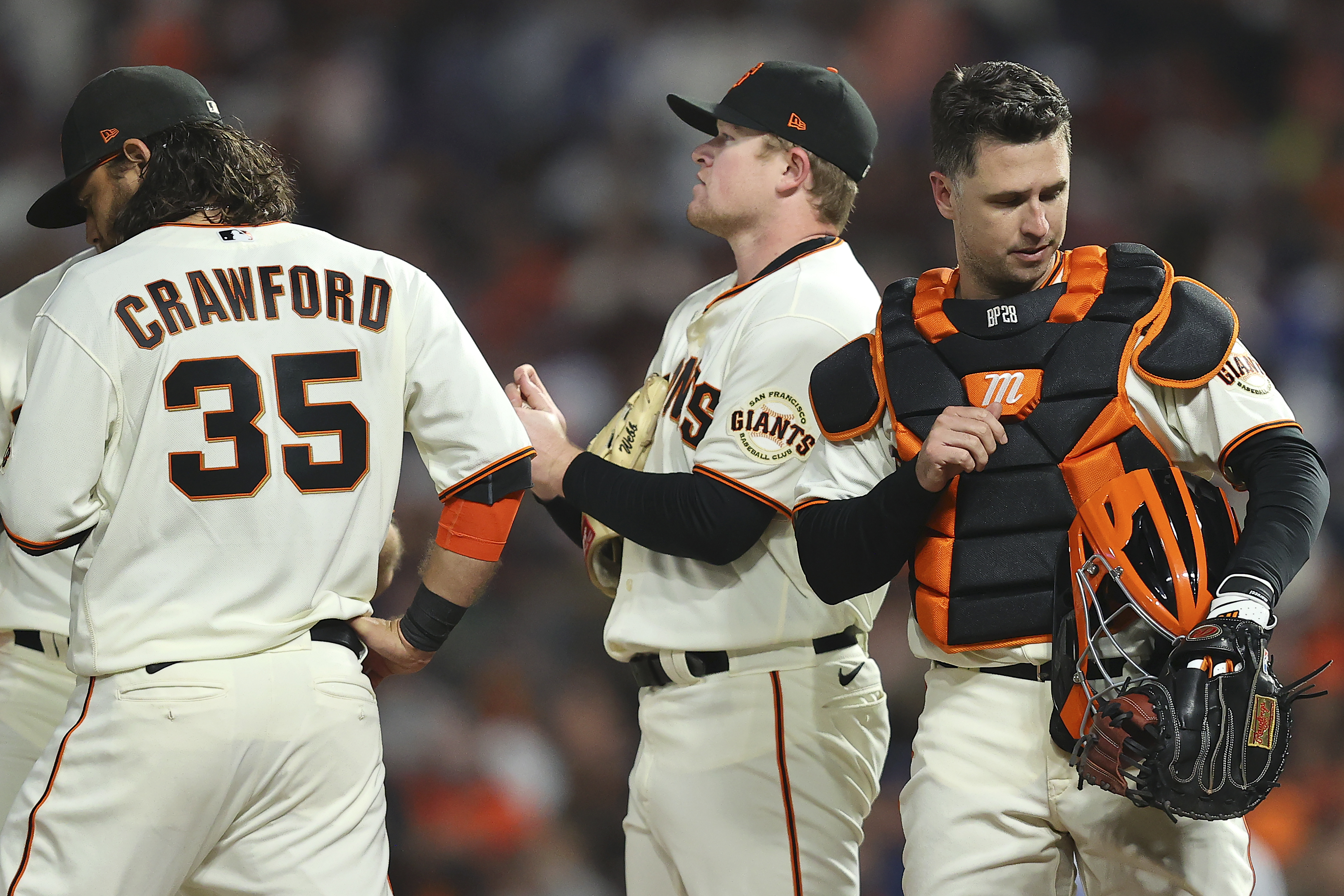 Dodgers beat Giants 2-1 in playoff thriller, advance to NLCS