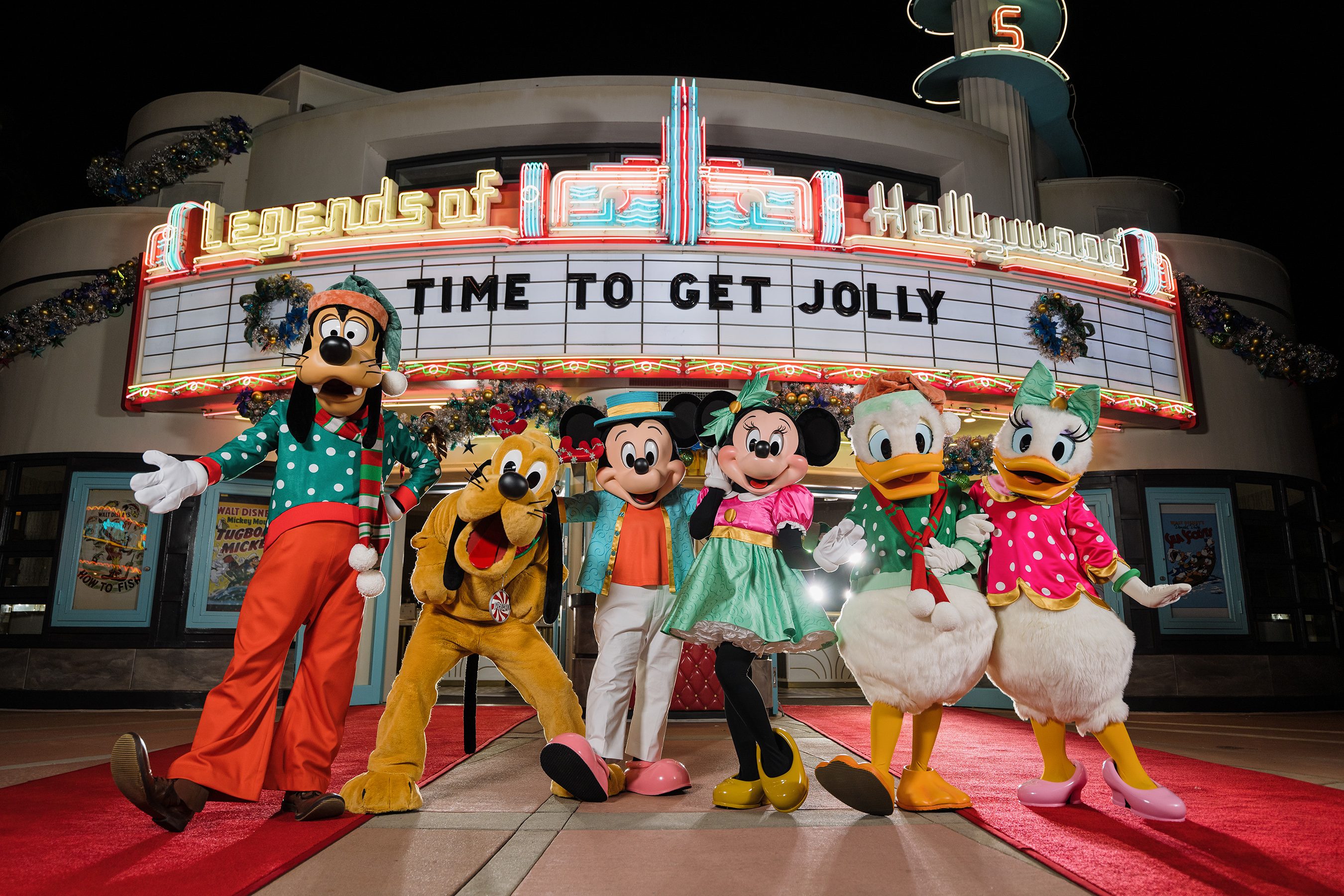 Festive holiday character outfits, experiences coming to Walt Disney World