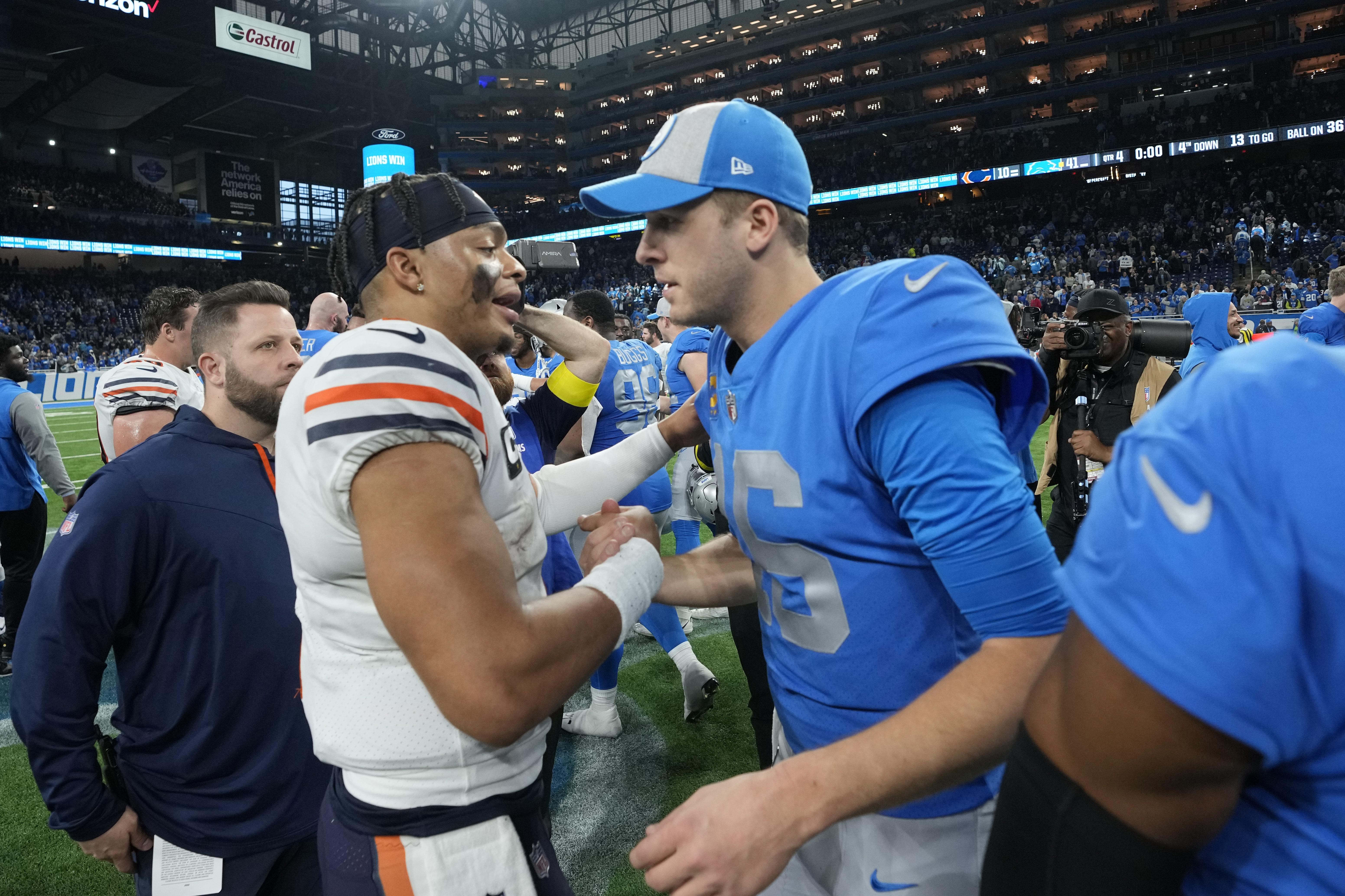 Lions rout Bears 41-10