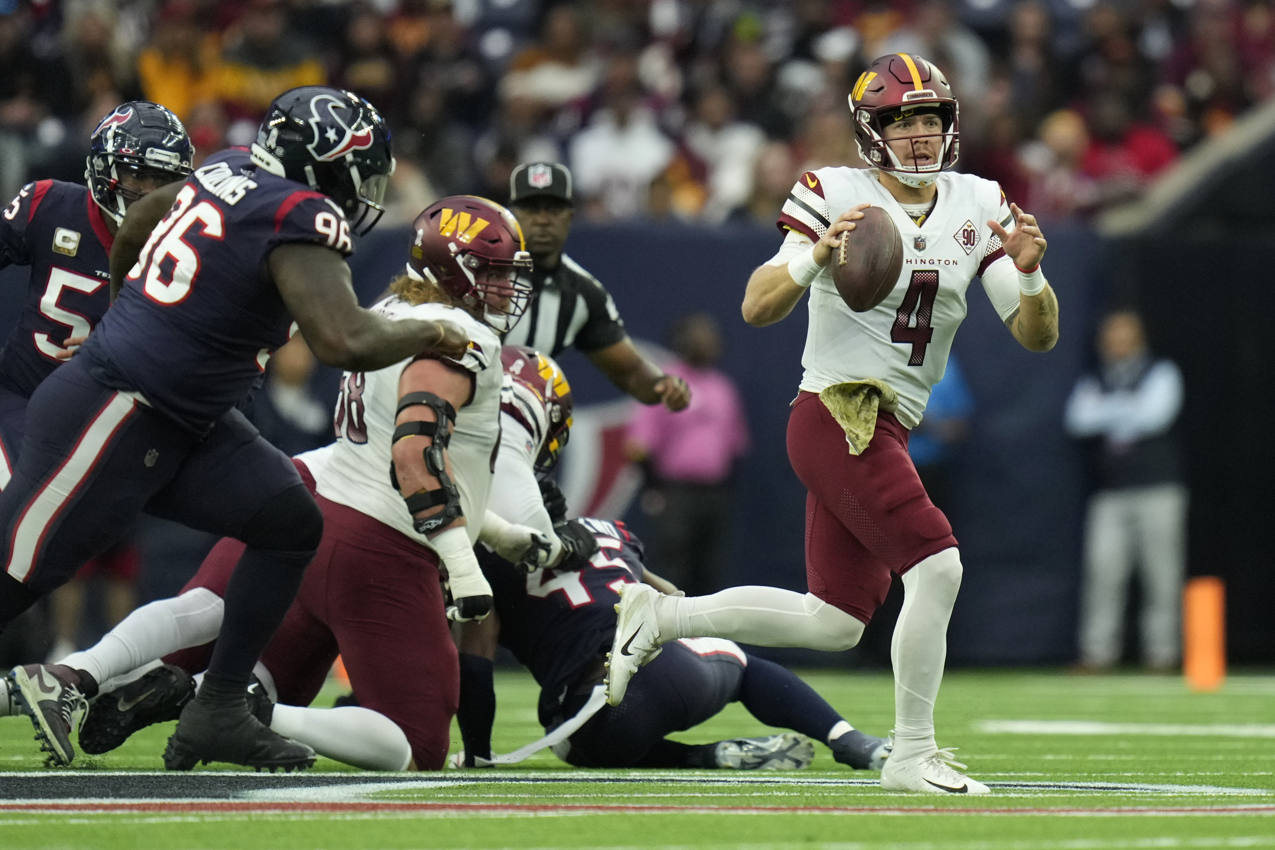 Heinicke wins starting job after Commanders top Texans 23-10 - The San  Diego Union-Tribune