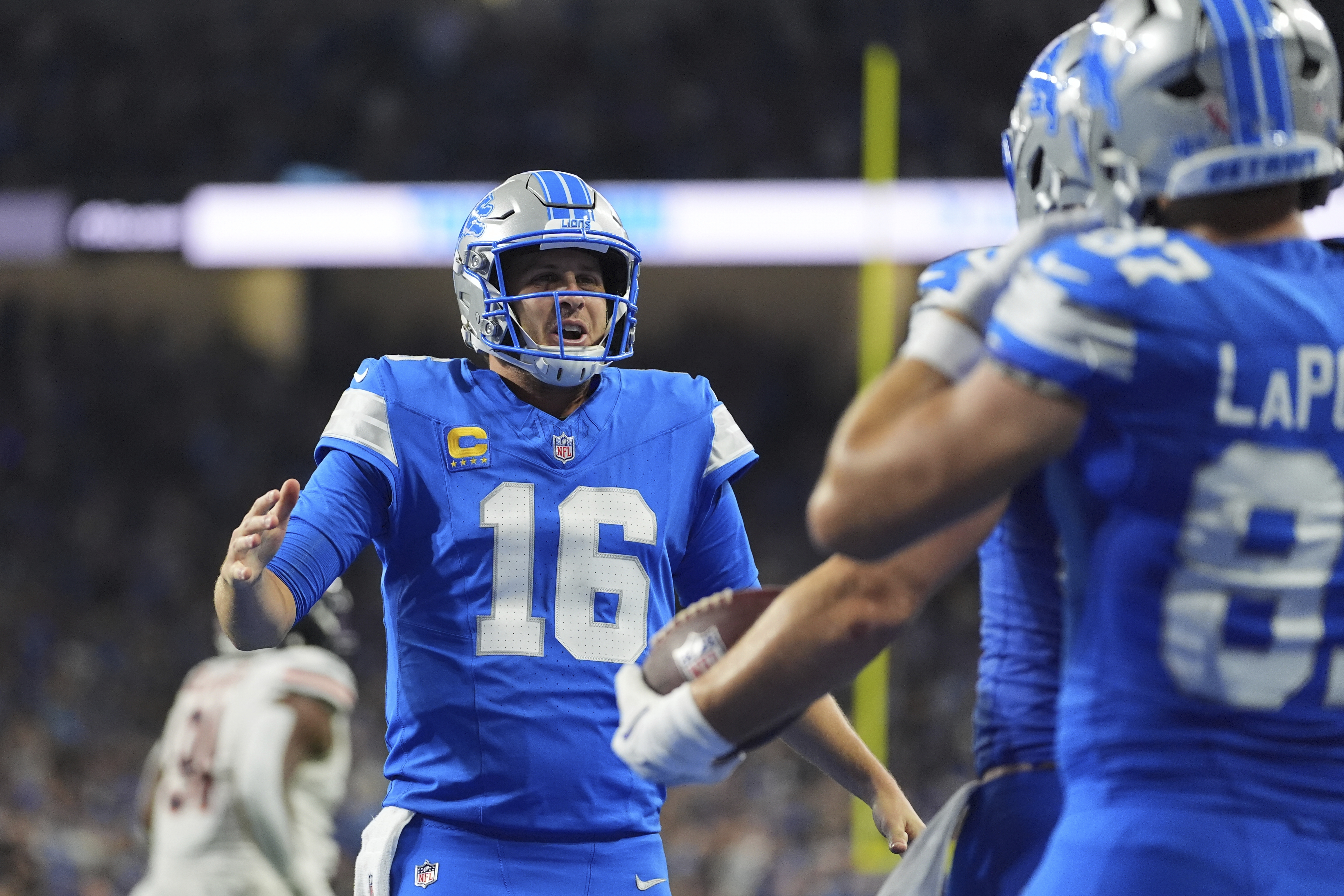 detroit lions helmet monday night football Riddell NFL 2023 On Field Alternate Mini Speed : Sports & Outdoors Release attachments Fans Split On Detroit Lions