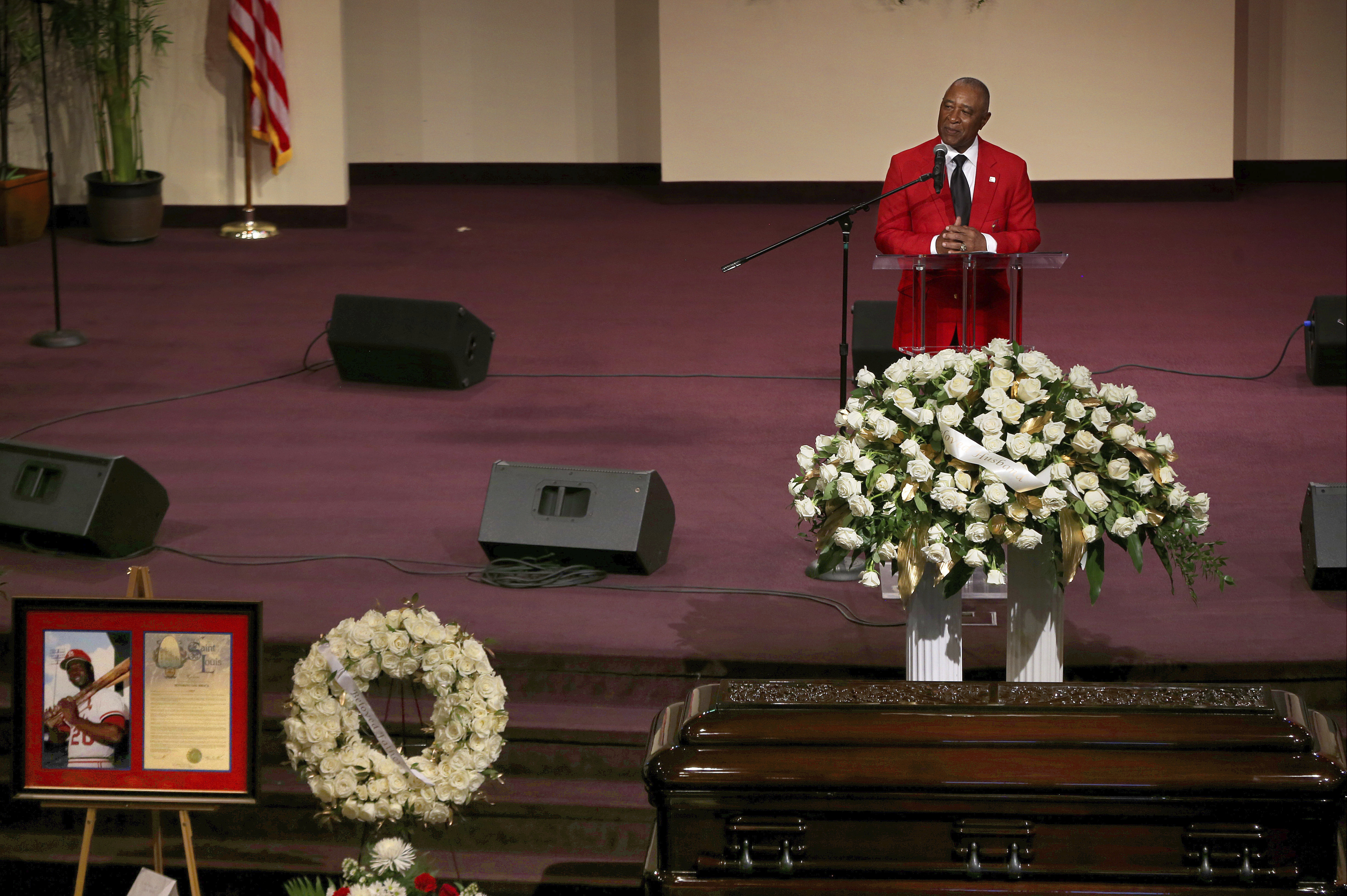 Mourners pay respects to Cardinals Lou Brock