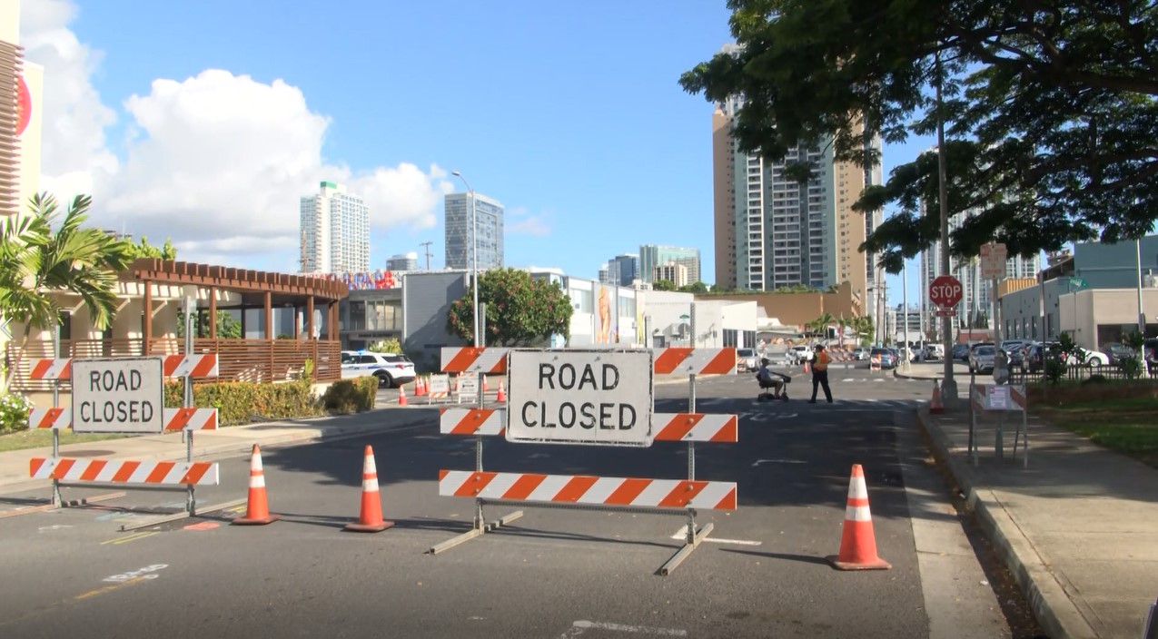 Discovery of sinkhole prompts closure of Kakaako intersection