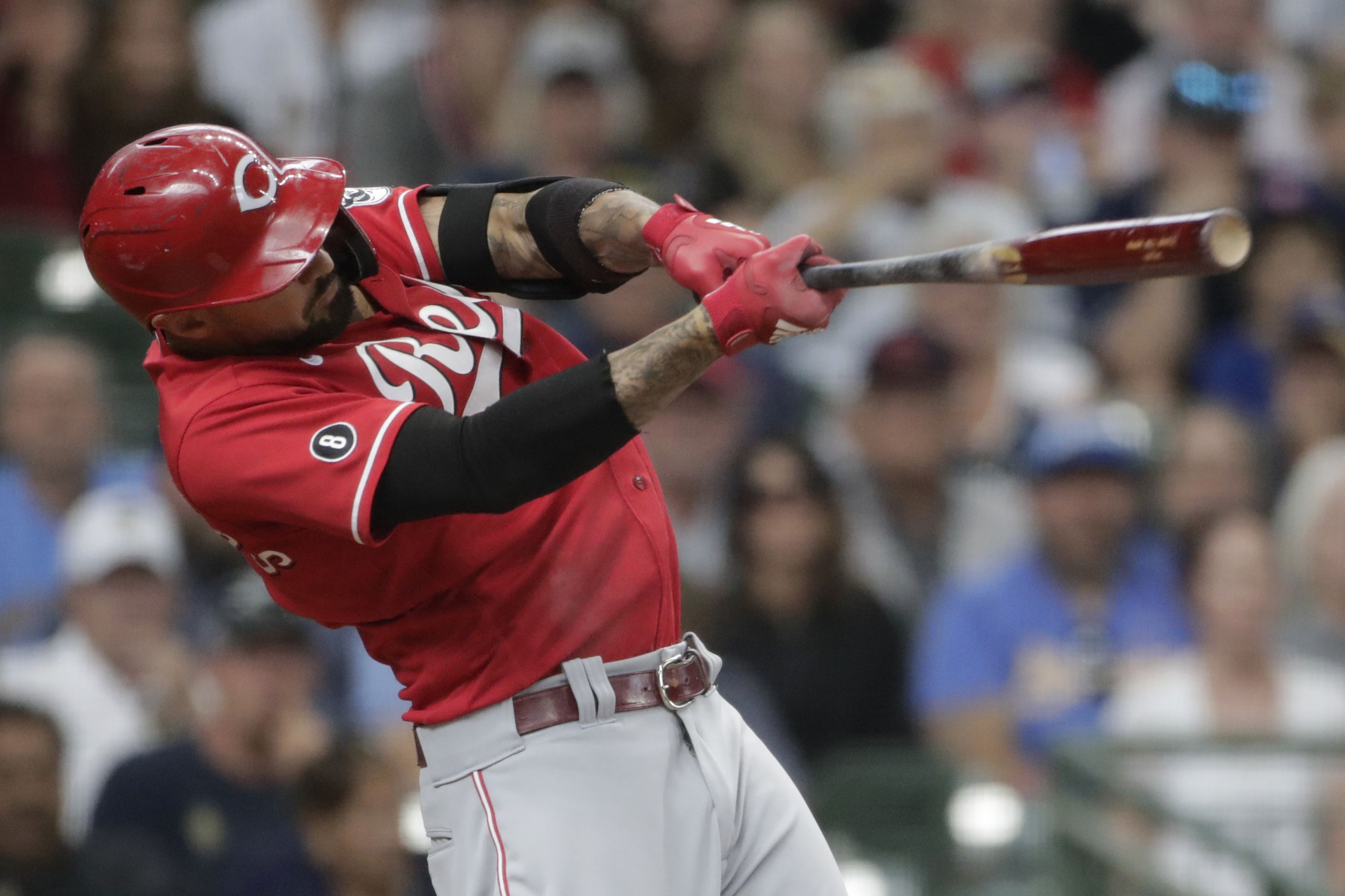 Jesse Winker hits pinch-hit single in win over Reds