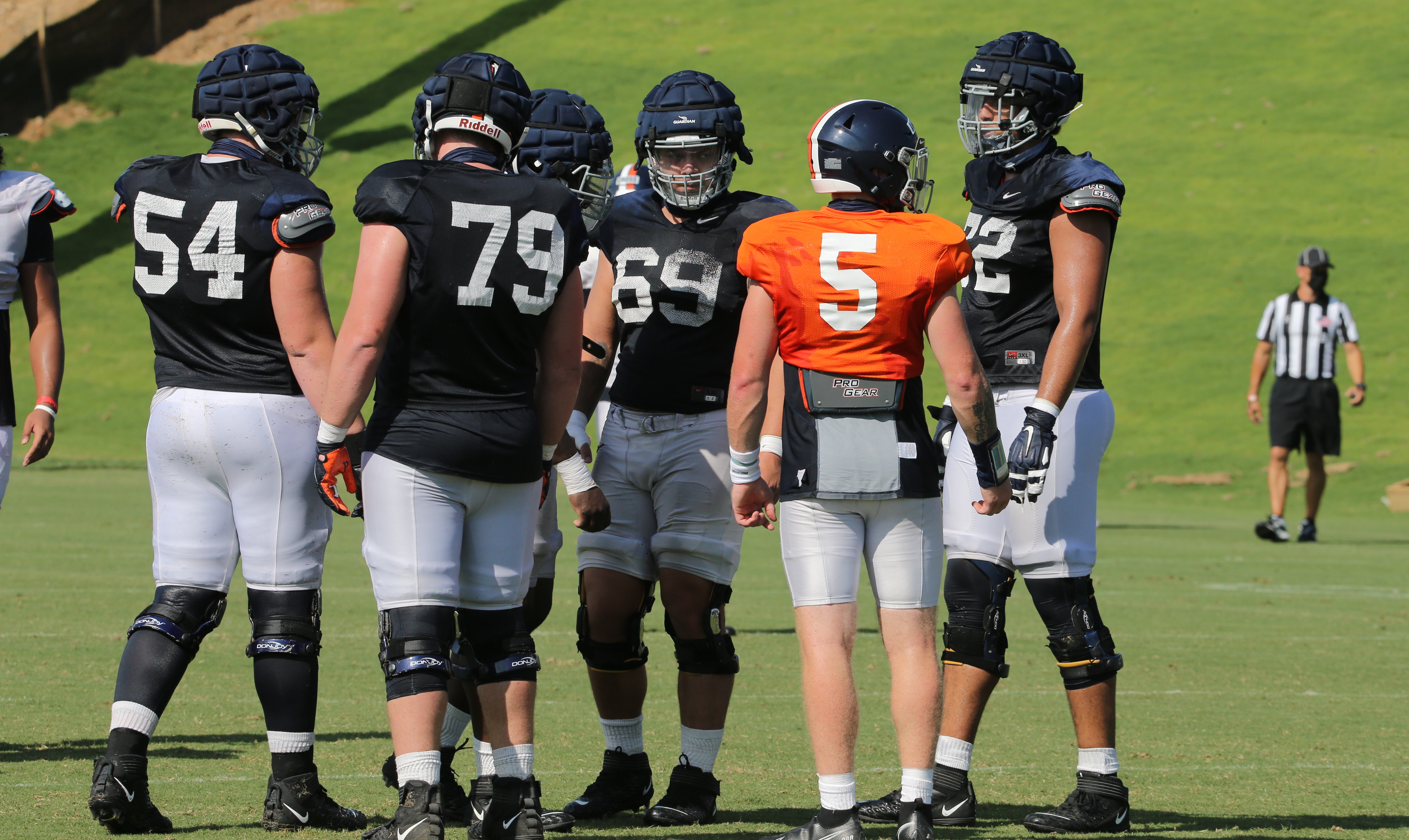 Offensive line a 'Cornerstone' for Virginia football success