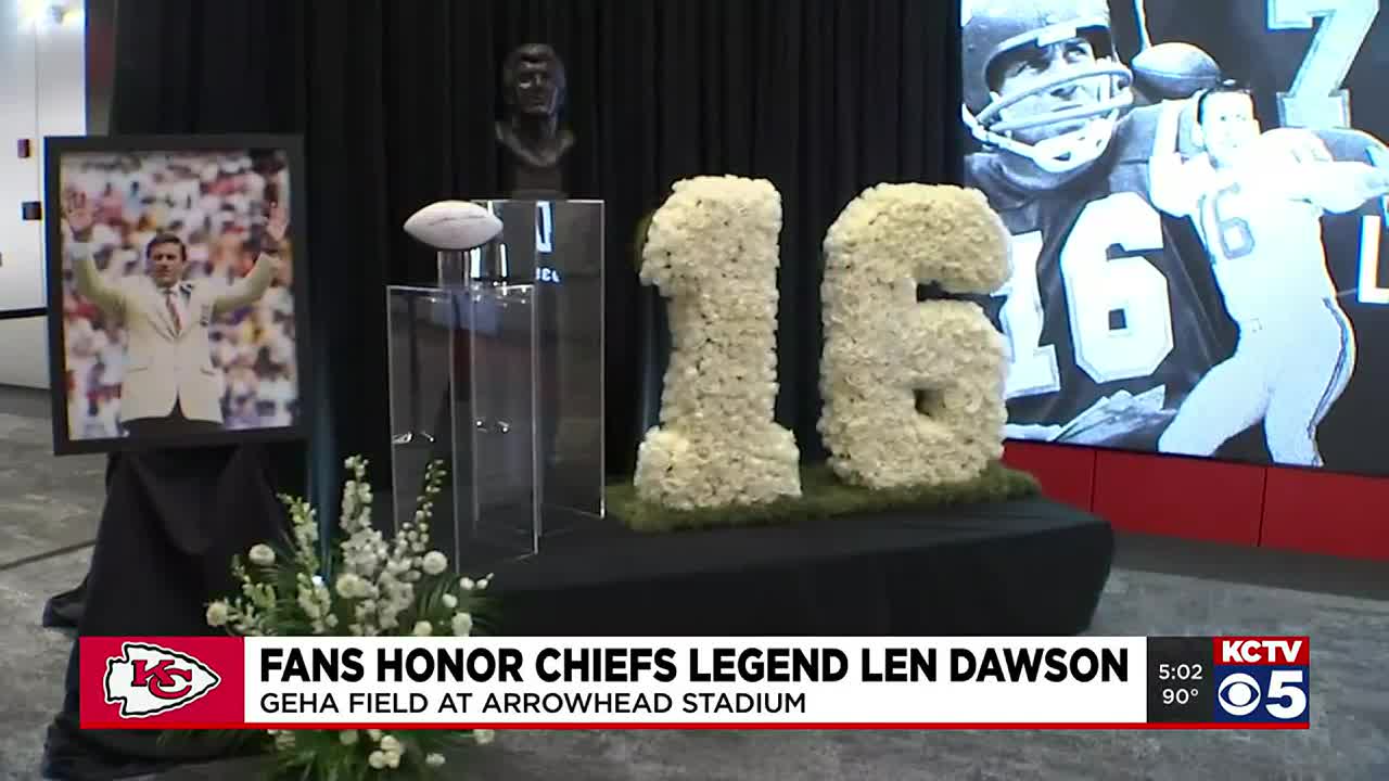 The Chiefs pay tribute to Len Dawson