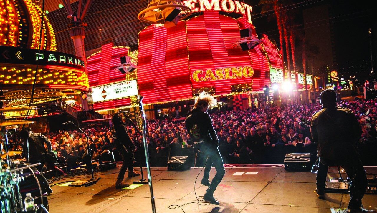 Smash Mouth  Fremont Street Experience